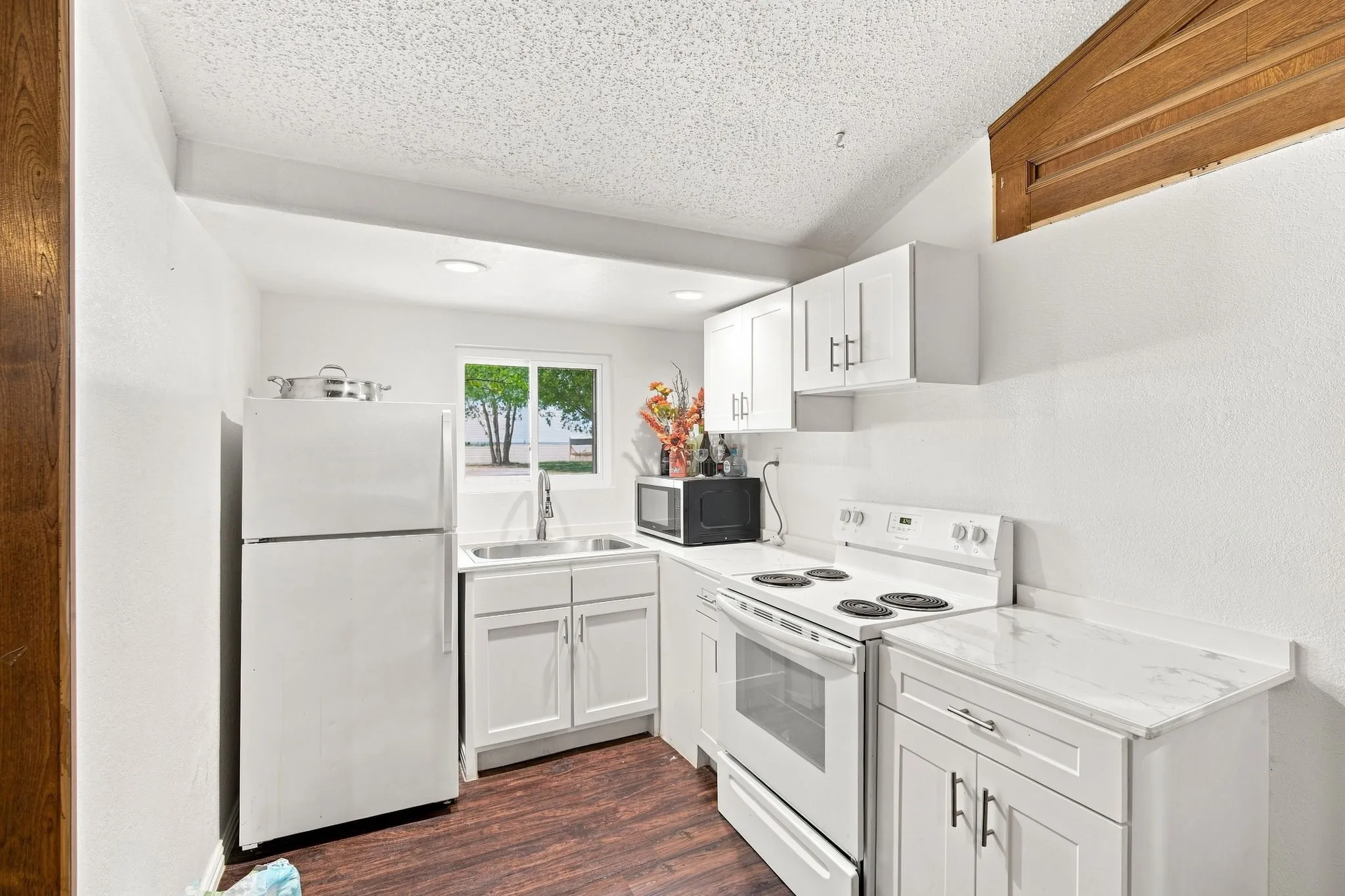 Single Family Residence For Sale in Ellis County , 460 S Fm-55, Italy, Texas 76651, 6 Bedroom, 3 Bathroom, 2 Garage spaces, 2,818 Sqft, built in 1984, mls#21388825, Real Estate Agent in Italy, Homes For Sale in Ellis county, Homes For Sale in Italy, Realtor in Italy Texas, Real Estate Brokerage Independent Realty Texas, Luminita Cordes Realtor