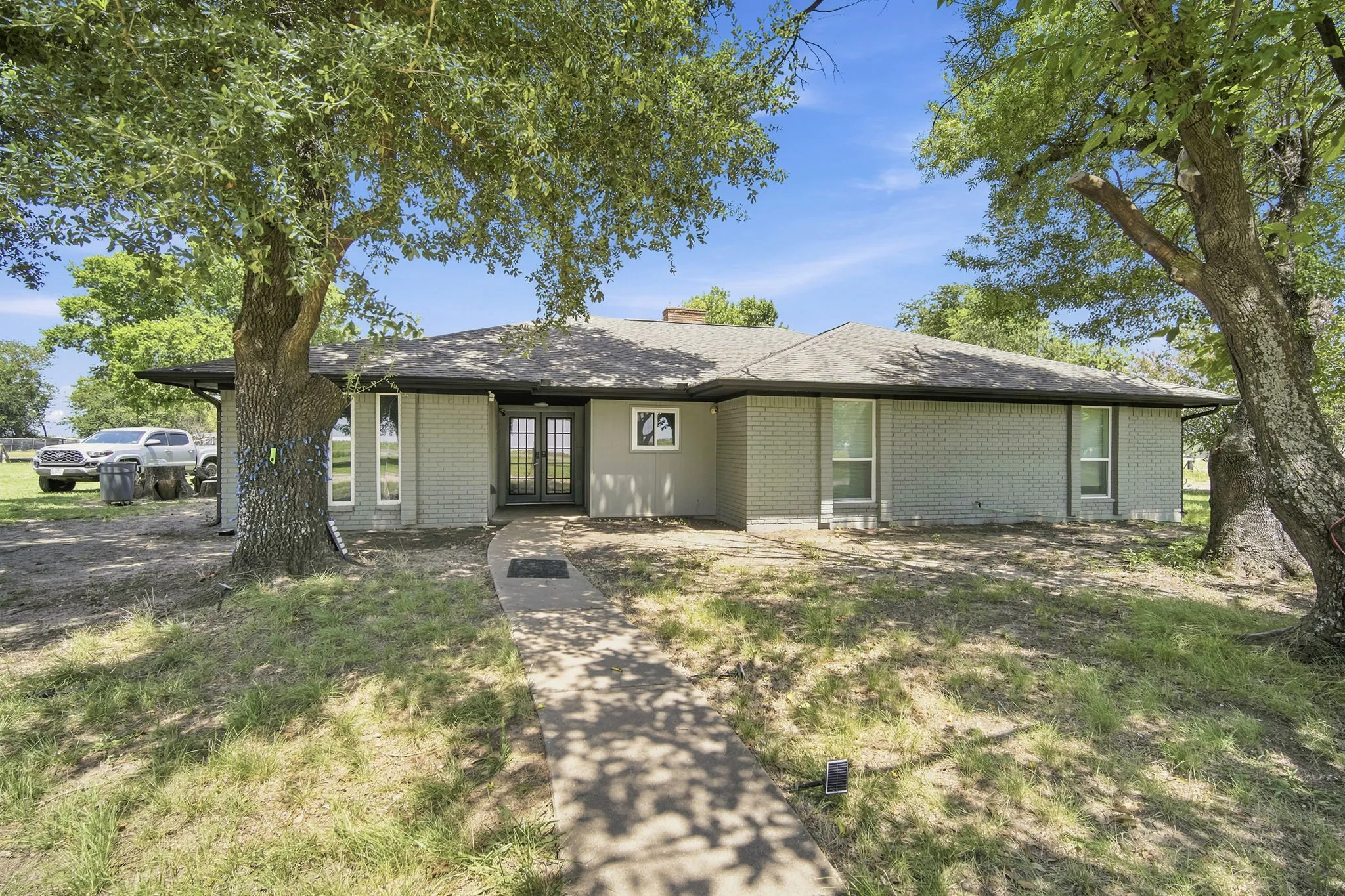 Single Family Residence For Sale in Ellis County , 460 S Fm-55, Italy, Texas 76651, 6 Bedroom, 3 Bathroom, 2 Garage spaces, 2,818 Sqft, built in 1984, mls#21388825, Real Estate Agent in Italy, Homes For Sale in Ellis county, Homes For Sale in Italy, Realtor in Italy Texas, Real Estate Brokerage Independent Realty Texas, Luminita Cordes Realtor