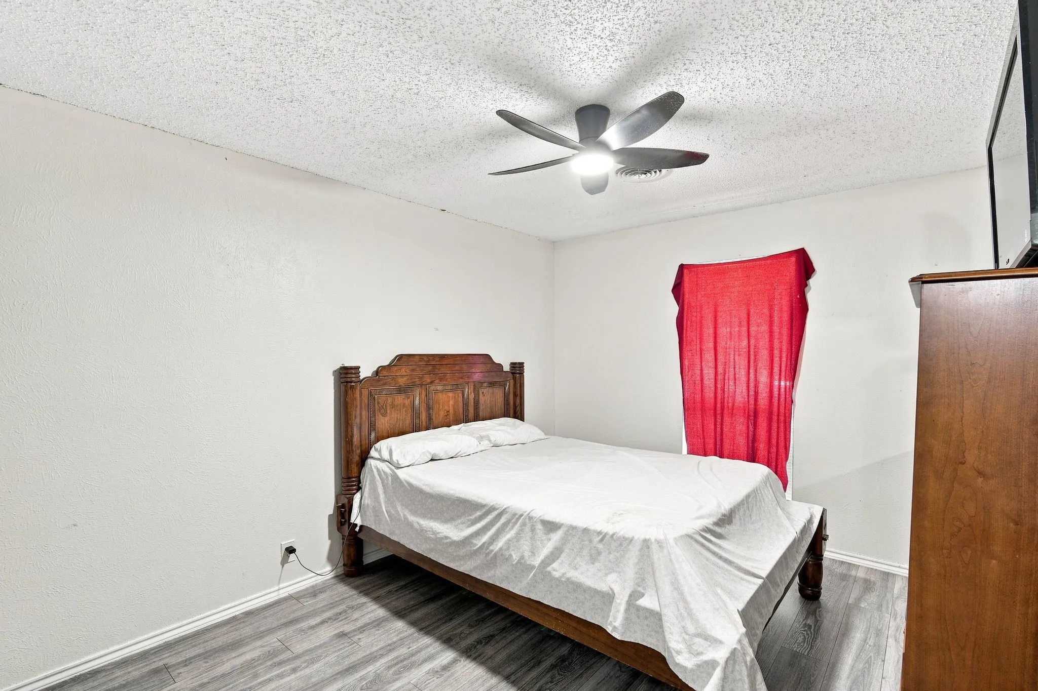 Single Family Residence For Sale in Ellis County , 460 S Fm-55, Italy, Texas 76651, 6 Bedroom, 3 Bathroom, 2 Garage spaces, 2,818 Sqft, built in 1984, mls#21388825, Real Estate Agent in Italy, Homes For Sale in Ellis county, Homes For Sale in Italy, Realtor in Italy Texas, Real Estate Brokerage Independent Realty Texas, Luminita Cordes Realtor