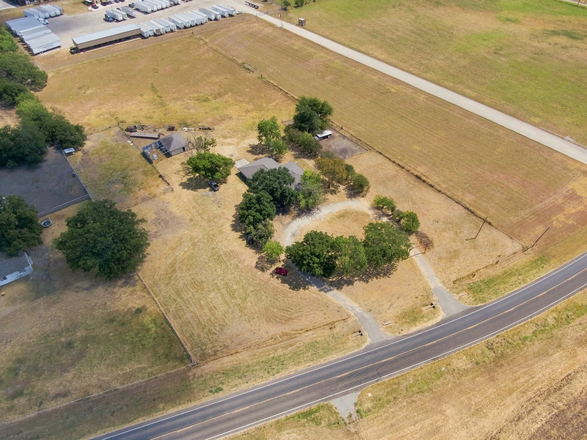 Single Family Residence For Sale in Ellis County , 460 S Fm-55, Italy, Texas 76651, 6 Bedroom, 3 Bathroom, 2 Garage spaces, 2,818 Sqft, built in 1984, mls#21388825, Real Estate Agent in Italy, Homes For Sale in Ellis county, Homes For Sale in Italy, Realtor in Italy Texas, Real Estate Brokerage Independent Realty Texas, Luminita Cordes Realtor