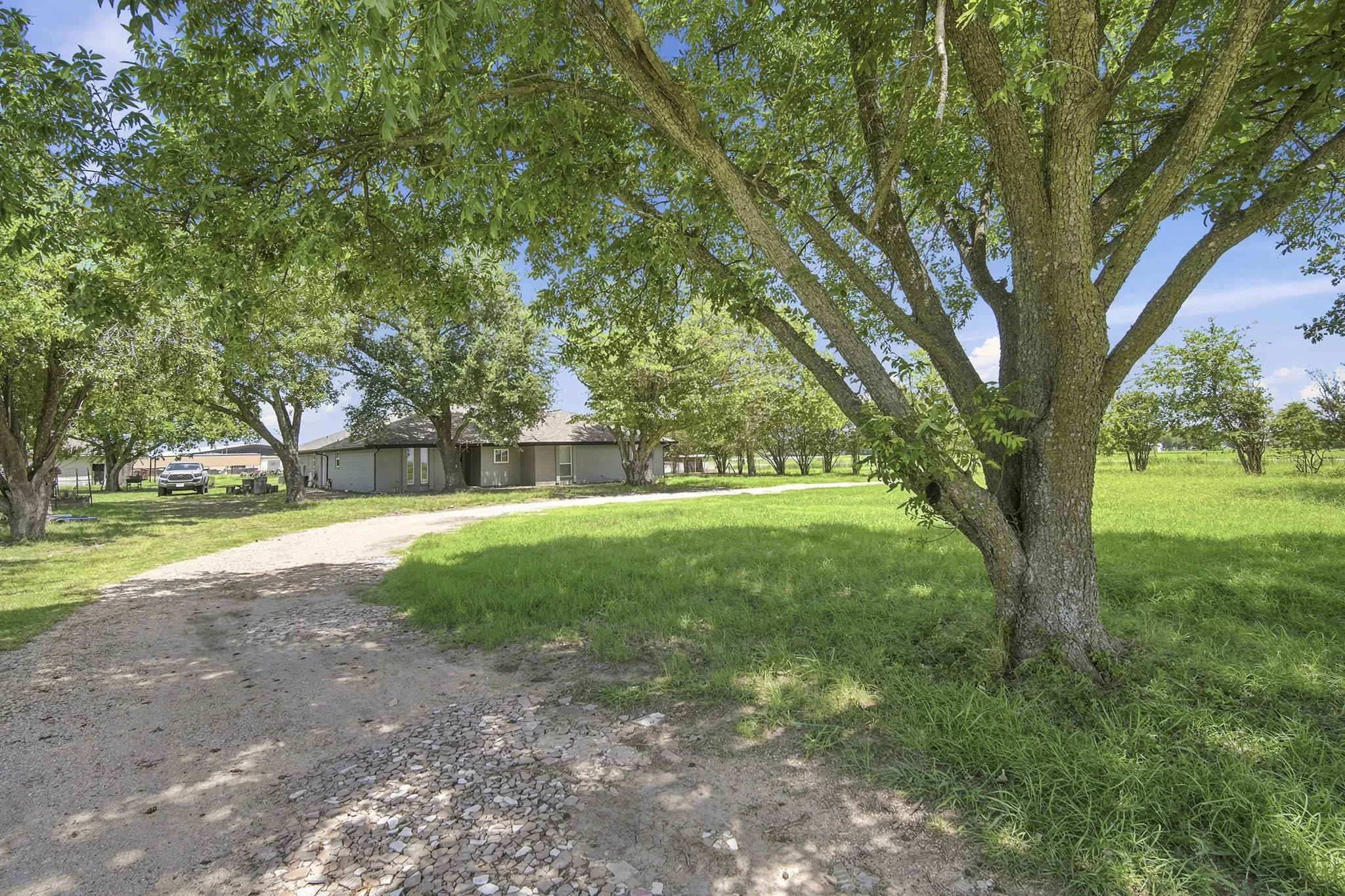 Single Family Residence For Sale in Ellis County , 460 S Fm-55, Italy, Texas 76651, 6 Bedroom, 3 Bathroom, 2 Garage spaces, 2,818 Sqft, built in 1984, mls#21388825, Real Estate Agent in Italy, Homes For Sale in Ellis county, Homes For Sale in Italy, Realtor in Italy Texas, Real Estate Brokerage Independent Realty Texas, Luminita Cordes Realtor