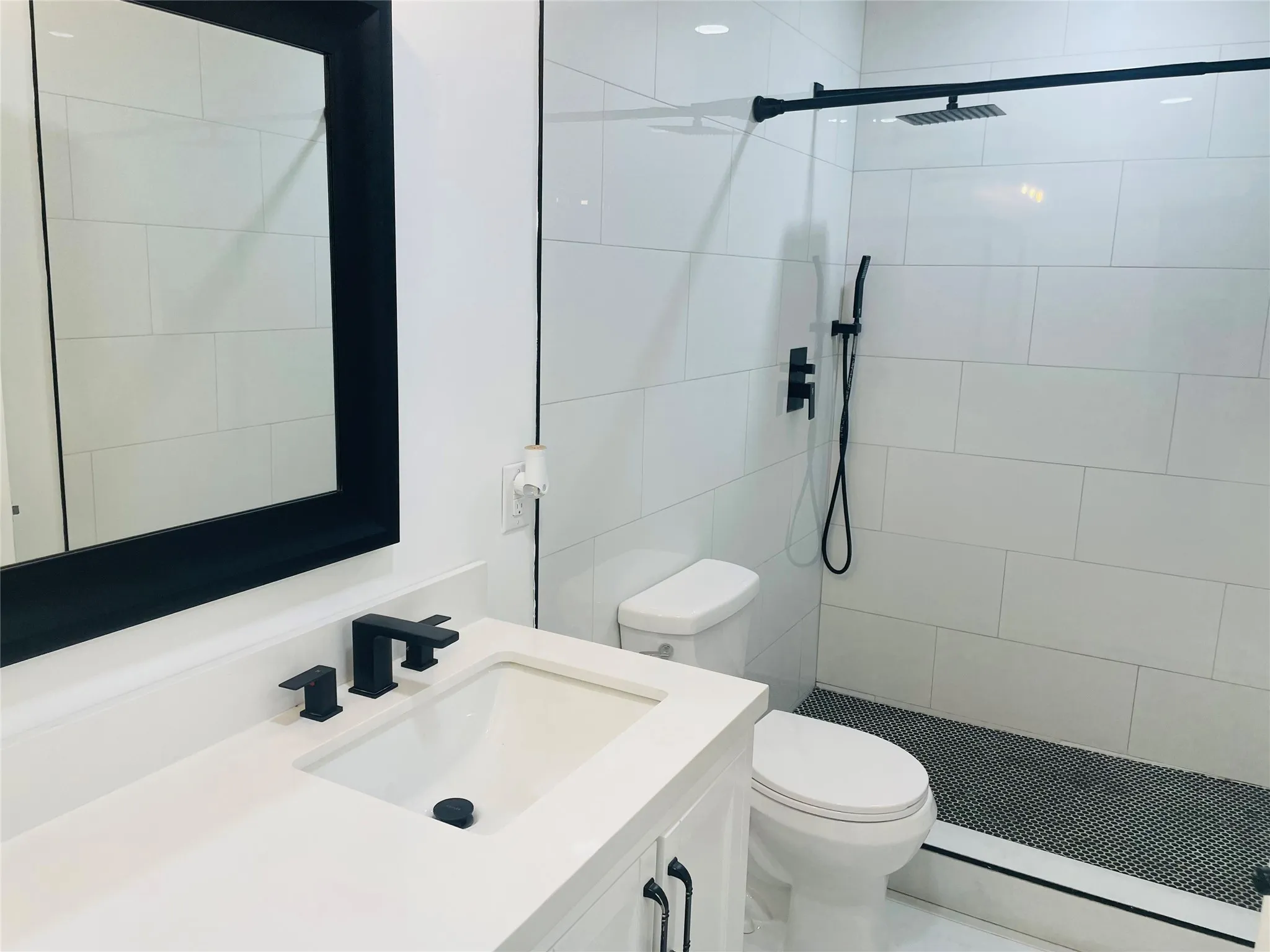 Single Family Residence For Rent in Dallas County , 2534 Las Villas Avenue, Dallas, Texas 75211, 4 Bedroom, 2 Bathroom, Garage spaces, 1,550 Sqft, built in 2002, mls#21388824, Real Estate Agent in Dallas, Homes For Rent in Dallas county, Homes For Rent in Dallas, Realtor in Dallas Texas, Real Estate Brokerage Independent Realty Texas, Luminita Cordes Realtor