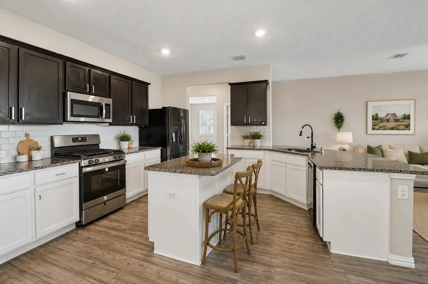 Single Family Residence For Sale in Kaufman County , 2401 Lemco Drive, Forney, Texas 75126, 4 Bedroom, 2 Bathroom, 2 Garage spaces, 2,025 Sqft, built in 2020, mls#21386231, Real Estate Agent in Forney, Homes For Sale in Kaufman county, Homes For Sale in Forney, Realtor in Forney Texas, Real Estate Brokerage Independent Realty Texas, Luminita Cordes Realtor