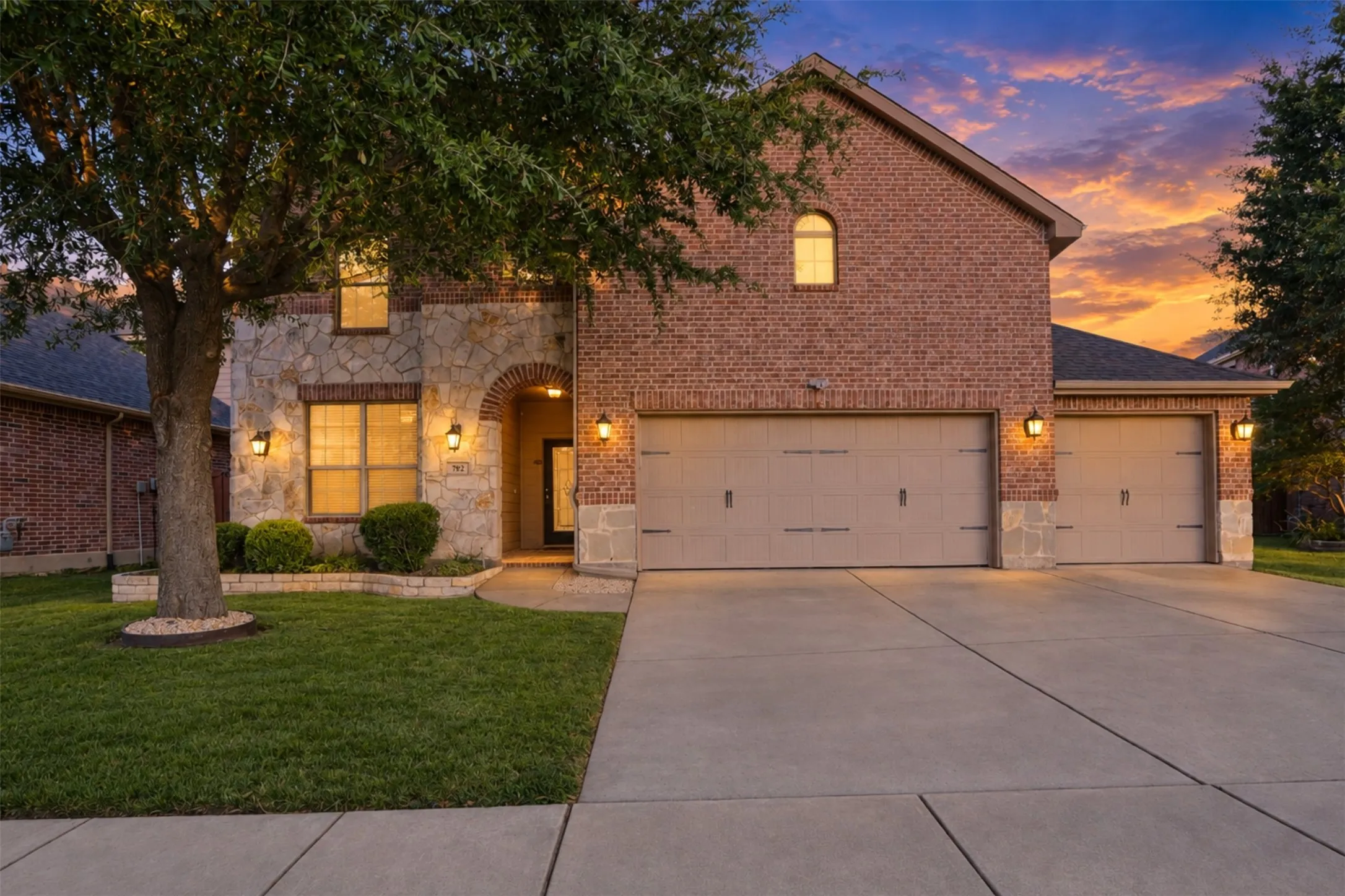 Single Family Residence For Sale in Rockwall County , 792 Cauble Drive, Fate, Texas 75087, 4 Bedroom, 3 Bathroom, 3 Garage spaces, 3,174 Sqft, built in 2008, mls#21388795, Real Estate Agent in Fate, Homes For Sale in Rockwall county, Homes For Sale in Fate, Realtor in Fate Texas, Real Estate Brokerage Independent Realty Texas, Luminita Cordes Realtor