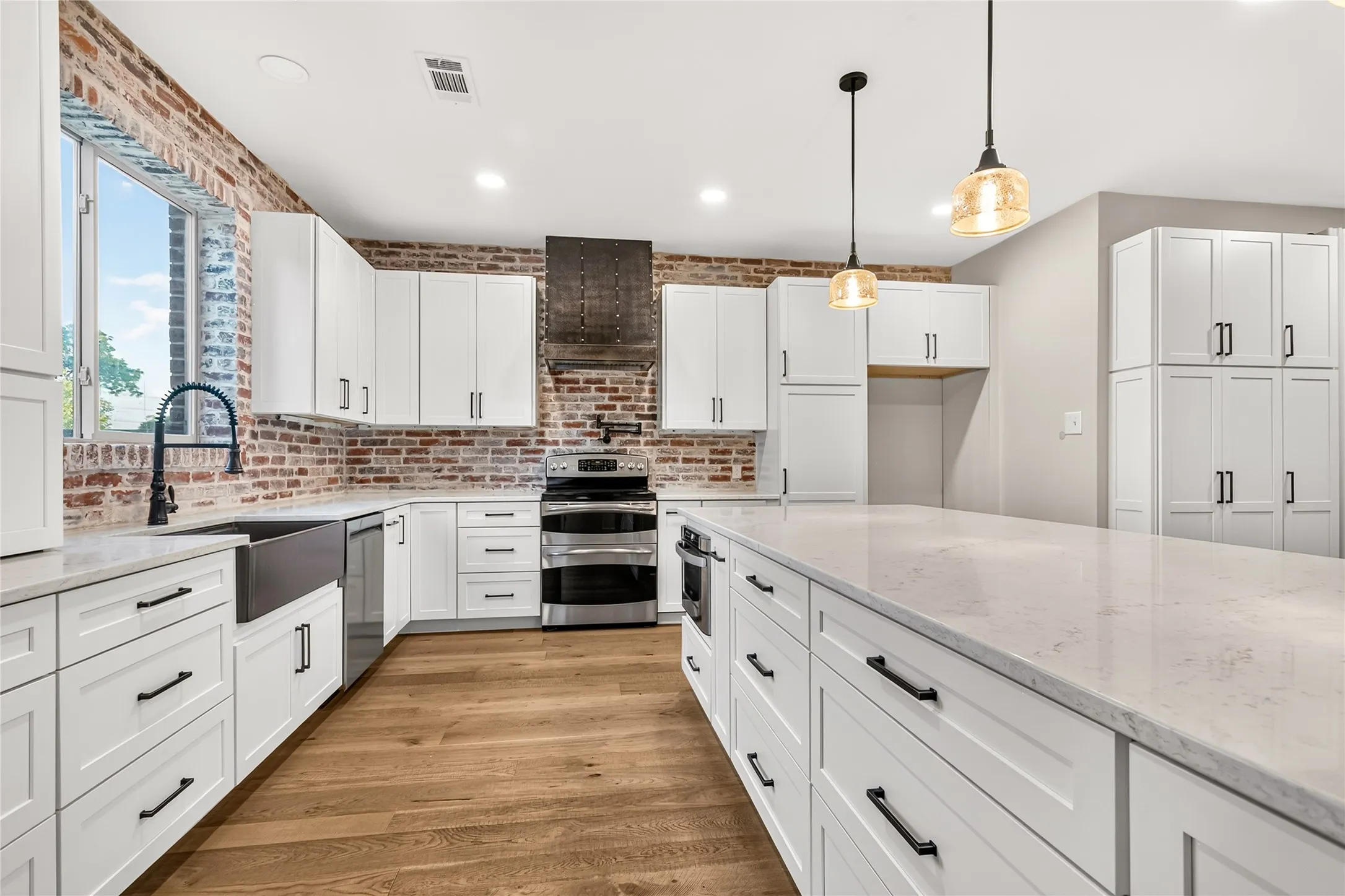 Single Family Residence For Sale in Rockwall County , 792 Cauble Drive, Fate, Texas 75087, 4 Bedroom, 3 Bathroom, 3 Garage spaces, 3,174 Sqft, built in 2008, mls#21388795, Real Estate Agent in Fate, Homes For Sale in Rockwall county, Homes For Sale in Fate, Realtor in Fate Texas, Real Estate Brokerage Independent Realty Texas, Luminita Cordes Realtor
