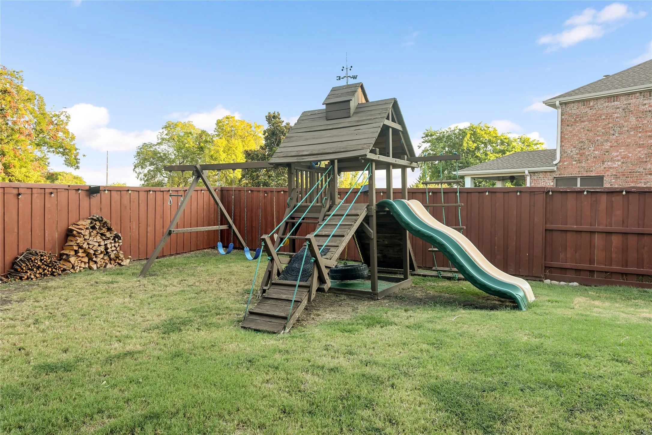 Single Family Residence For Sale in Rockwall County , 792 Cauble Drive, Fate, Texas 75087, 4 Bedroom, 3 Bathroom, 3 Garage spaces, 3,174 Sqft, built in 2008, mls#21388795, Real Estate Agent in Fate, Homes For Sale in Rockwall county, Homes For Sale in Fate, Realtor in Fate Texas, Real Estate Brokerage Independent Realty Texas, Luminita Cordes Realtor