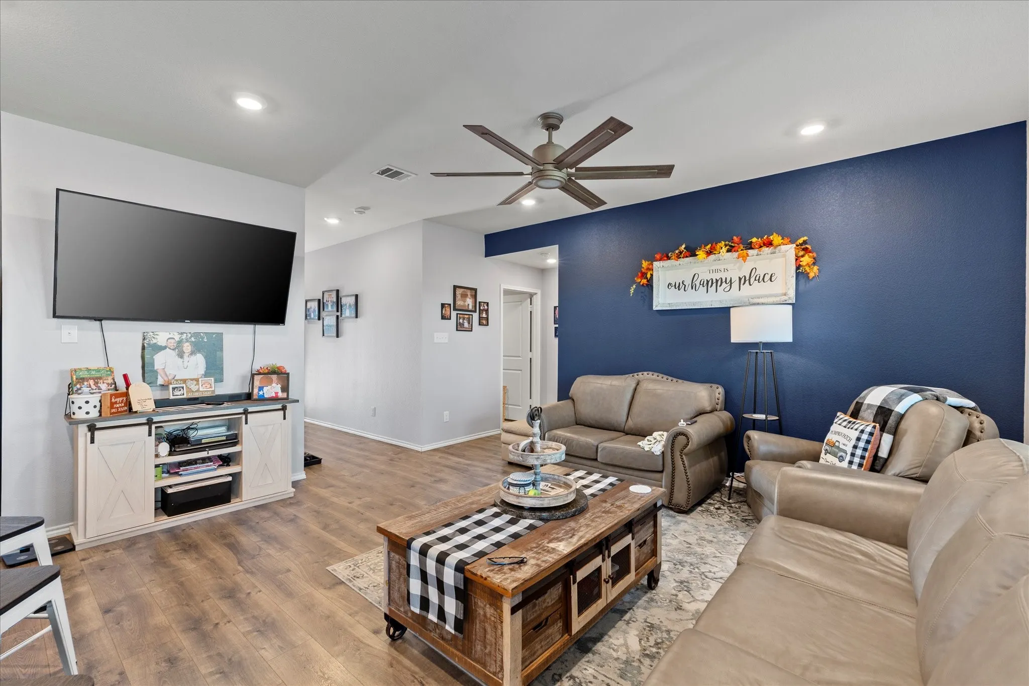 Single Family Residence For Rent in Collin County , 511 Pine Hollow Way, Josephine, Texas 75189, 3 Bedroom, 2 Bathroom, 2 Garage spaces, 1,448 Sqft, built in 2020, mls#21388844, Real Estate Agent in Josephine, Homes For Rent in Collin county, Homes For Rent in Josephine, Realtor in Josephine Texas, Real Estate Brokerage Independent Realty Texas, Luminita Cordes Realtor