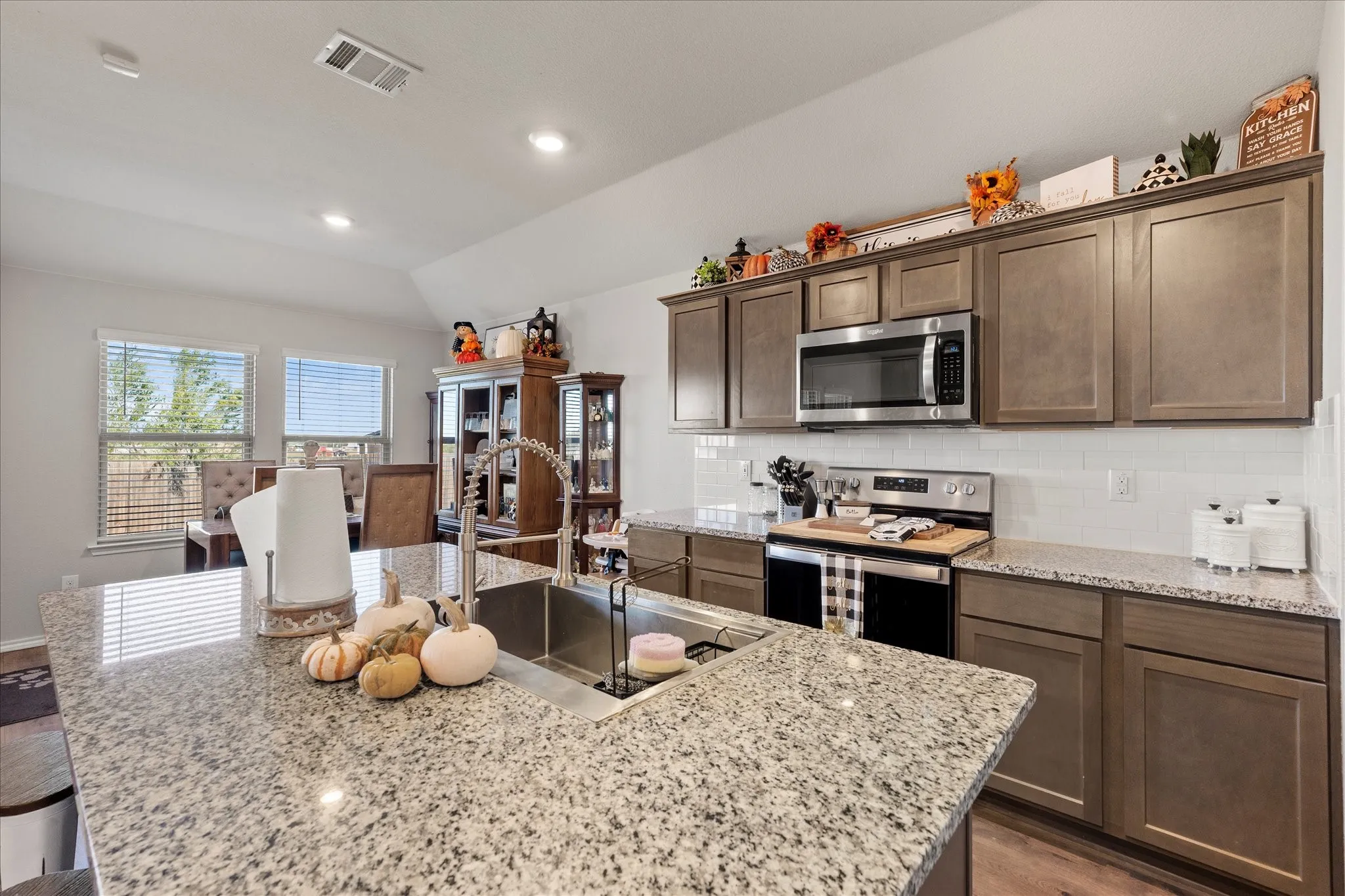 Single Family Residence For Rent in Collin County , 511 Pine Hollow Way, Josephine, Texas 75189, 3 Bedroom, 2 Bathroom, 2 Garage spaces, 1,448 Sqft, built in 2020, mls#21388844, Real Estate Agent in Josephine, Homes For Rent in Collin county, Homes For Rent in Josephine, Realtor in Josephine Texas, Real Estate Brokerage Independent Realty Texas, Luminita Cordes Realtor