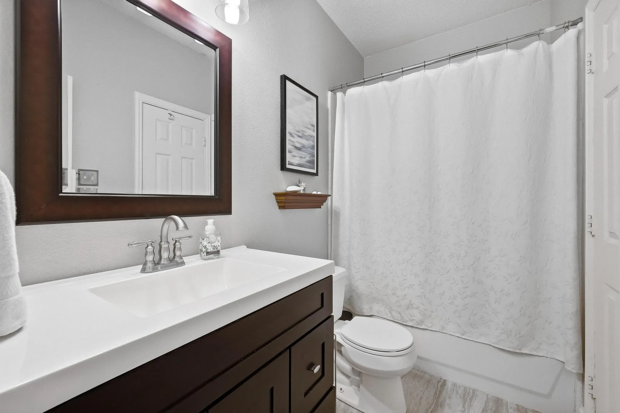 Single Family Residence For Sale in Collin County , 10498 Balsam Court, Frisco, Texas 75033, 4 Bedroom, 3 Bathroom, 3 Garage spaces, 3,071 Sqft, built in 2000, mls#21385647, Real Estate Agent in Frisco, Homes For Sale in Collin county, Homes For Sale in Frisco, Realtor in Frisco Texas, Real Estate Brokerage Independent Realty Texas, Luminita Cordes Realtor