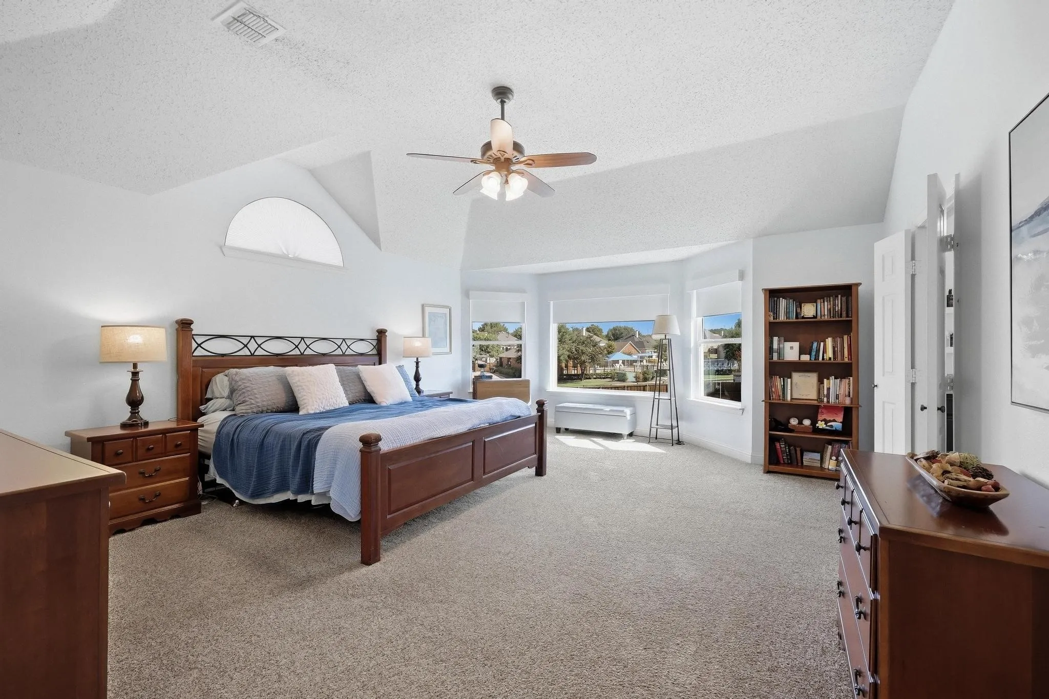 Single Family Residence For Sale in Collin County , 10498 Balsam Court, Frisco, Texas 75033, 4 Bedroom, 3 Bathroom, 3 Garage spaces, 3,071 Sqft, built in 2000, mls#21385647, Real Estate Agent in Frisco, Homes For Sale in Collin county, Homes For Sale in Frisco, Realtor in Frisco Texas, Real Estate Brokerage Independent Realty Texas, Luminita Cordes Realtor