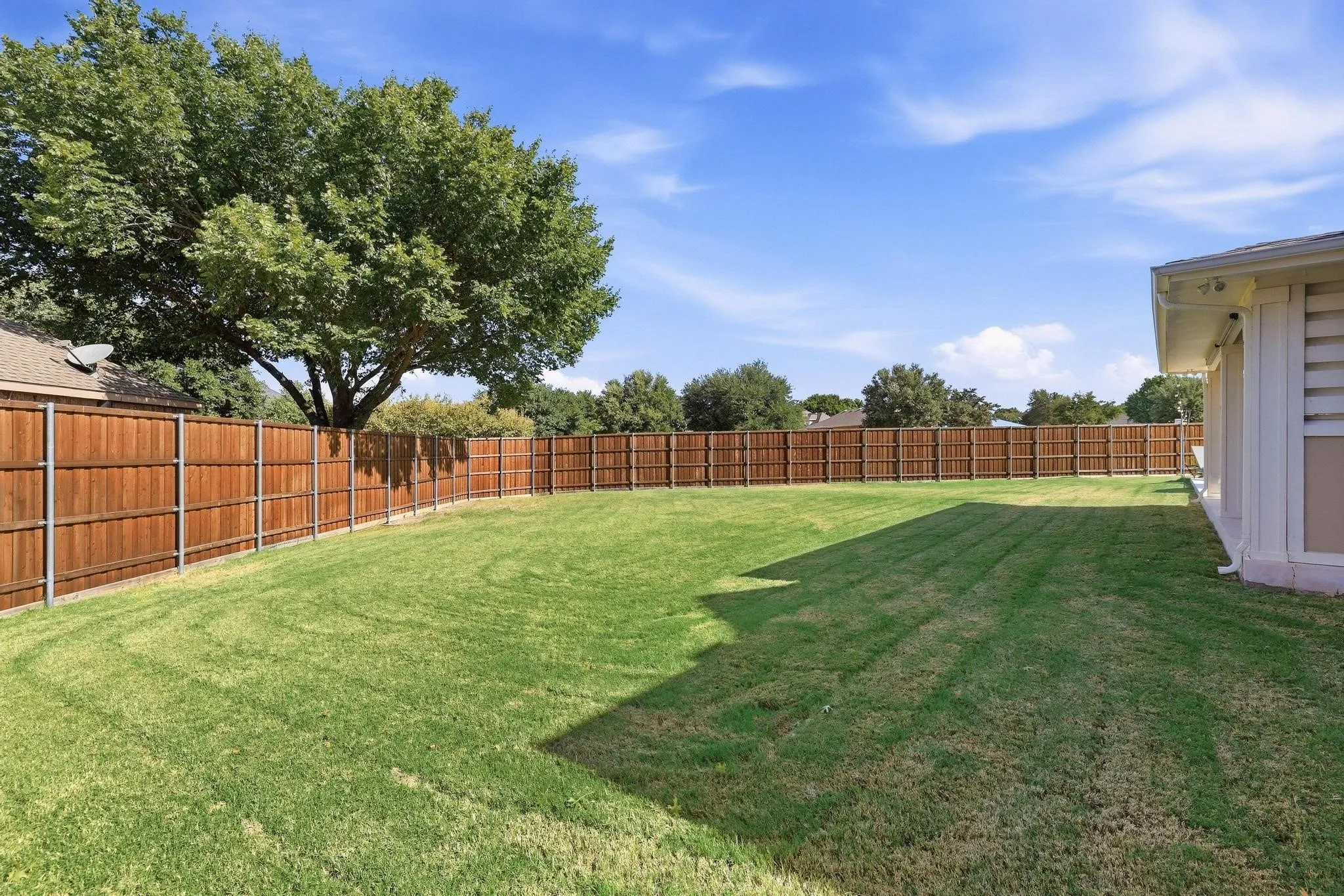 Single Family Residence For Sale in Collin County , 10498 Balsam Court, Frisco, Texas 75033, 4 Bedroom, 3 Bathroom, 3 Garage spaces, 3,071 Sqft, built in 2000, mls#21385647, Real Estate Agent in Frisco, Homes For Sale in Collin county, Homes For Sale in Frisco, Realtor in Frisco Texas, Real Estate Brokerage Independent Realty Texas, Luminita Cordes Realtor