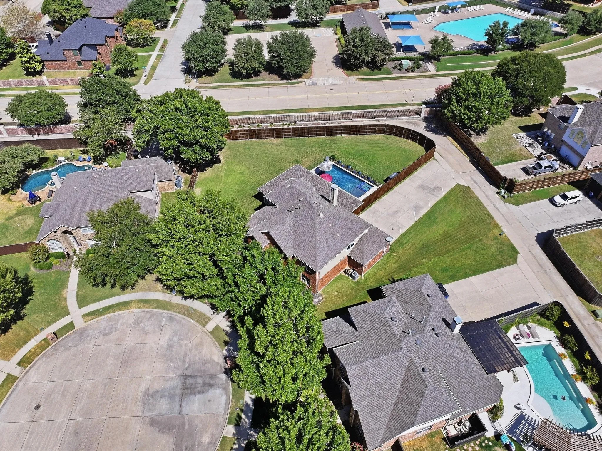 Single Family Residence For Sale in Collin County , 10498 Balsam Court, Frisco, Texas 75033, 4 Bedroom, 3 Bathroom, 3 Garage spaces, 3,071 Sqft, built in 2000, mls#21385647, Real Estate Agent in Frisco, Homes For Sale in Collin county, Homes For Sale in Frisco, Realtor in Frisco Texas, Real Estate Brokerage Independent Realty Texas, Luminita Cordes Realtor
