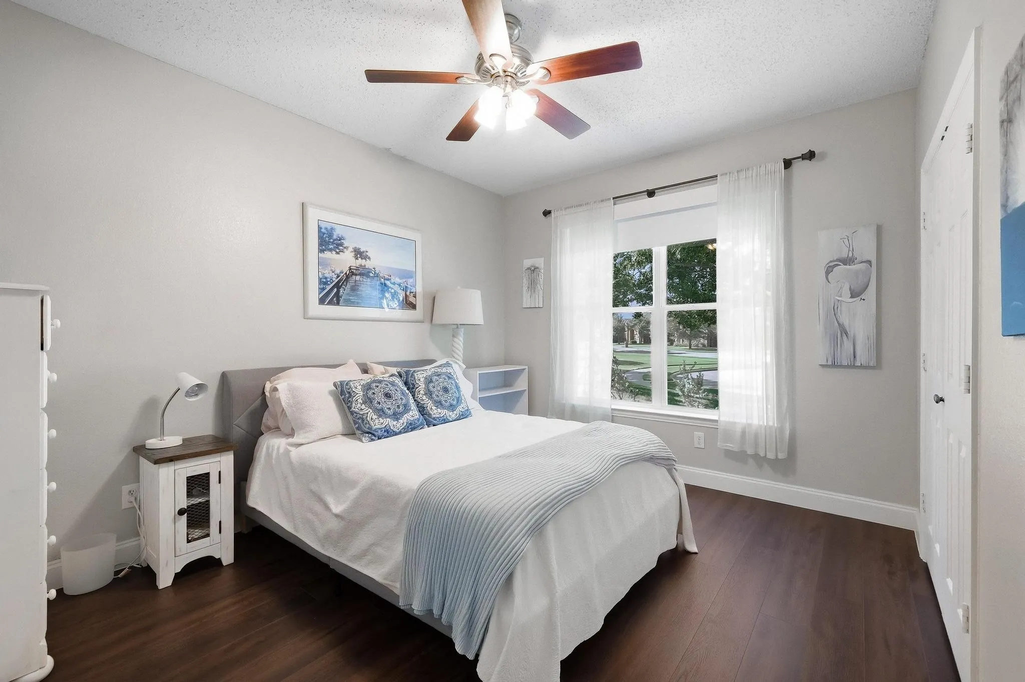 Single Family Residence For Sale in Collin County , 10498 Balsam Court, Frisco, Texas 75033, 4 Bedroom, 3 Bathroom, 3 Garage spaces, 3,071 Sqft, built in 2000, mls#21385647, Real Estate Agent in Frisco, Homes For Sale in Collin county, Homes For Sale in Frisco, Realtor in Frisco Texas, Real Estate Brokerage Independent Realty Texas, Luminita Cordes Realtor