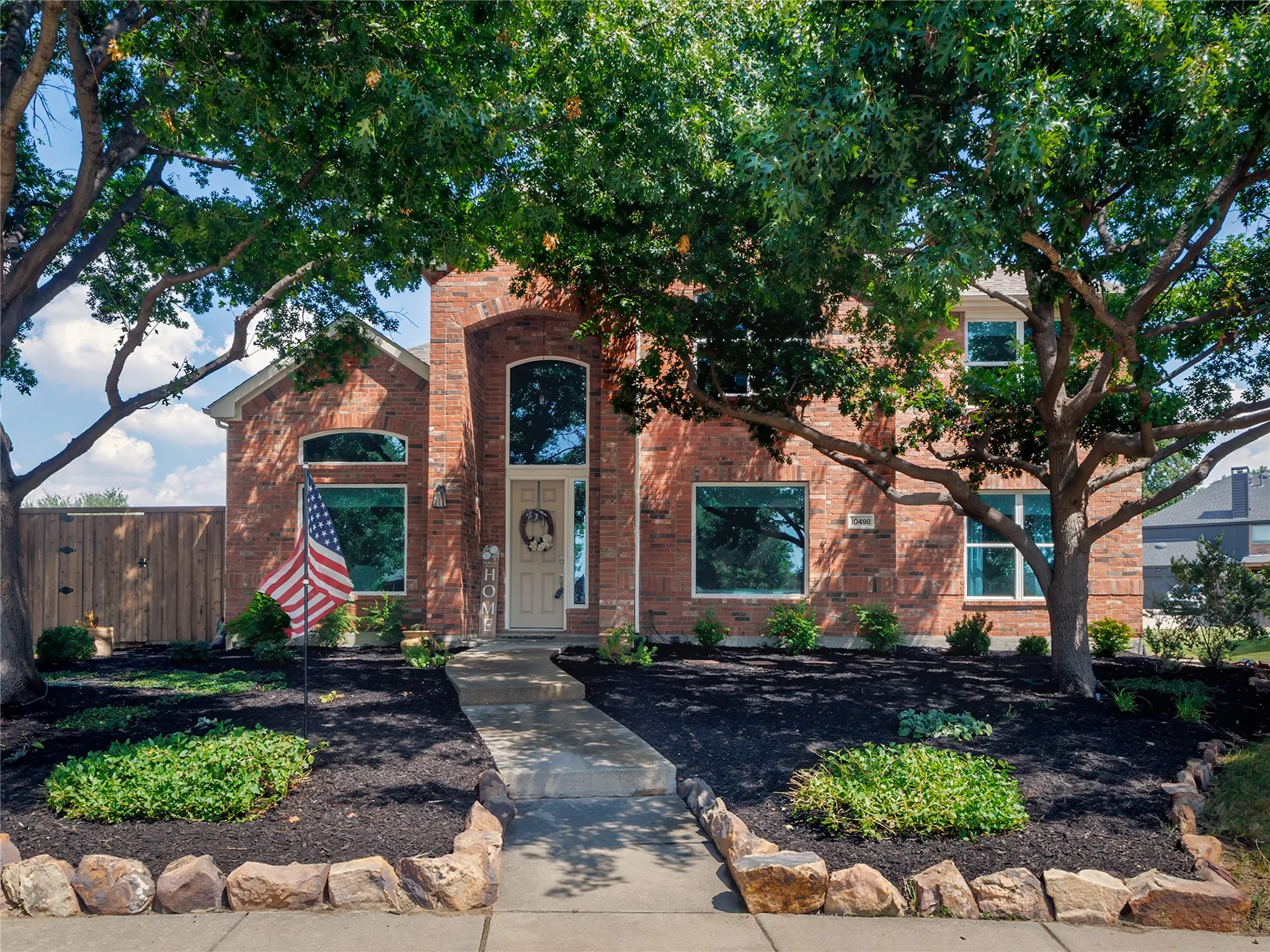 Single Family Residence For Sale in Collin County , 10498 Balsam Court, Frisco, Texas 75033, 4 Bedroom, 3 Bathroom, 3 Garage spaces, 3,071 Sqft, built in 2000, mls#21385647, Real Estate Agent in Frisco, Homes For Sale in Collin county, Homes For Sale in Frisco, Realtor in Frisco Texas, Real Estate Brokerage Independent Realty Texas, Luminita Cordes Realtor