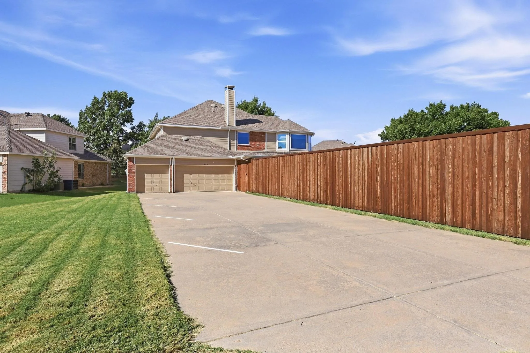 Single Family Residence For Sale in Collin County , 10498 Balsam Court, Frisco, Texas 75033, 4 Bedroom, 3 Bathroom, 3 Garage spaces, 3,071 Sqft, built in 2000, mls#21385647, Real Estate Agent in Frisco, Homes For Sale in Collin county, Homes For Sale in Frisco, Realtor in Frisco Texas, Real Estate Brokerage Independent Realty Texas, Luminita Cordes Realtor
