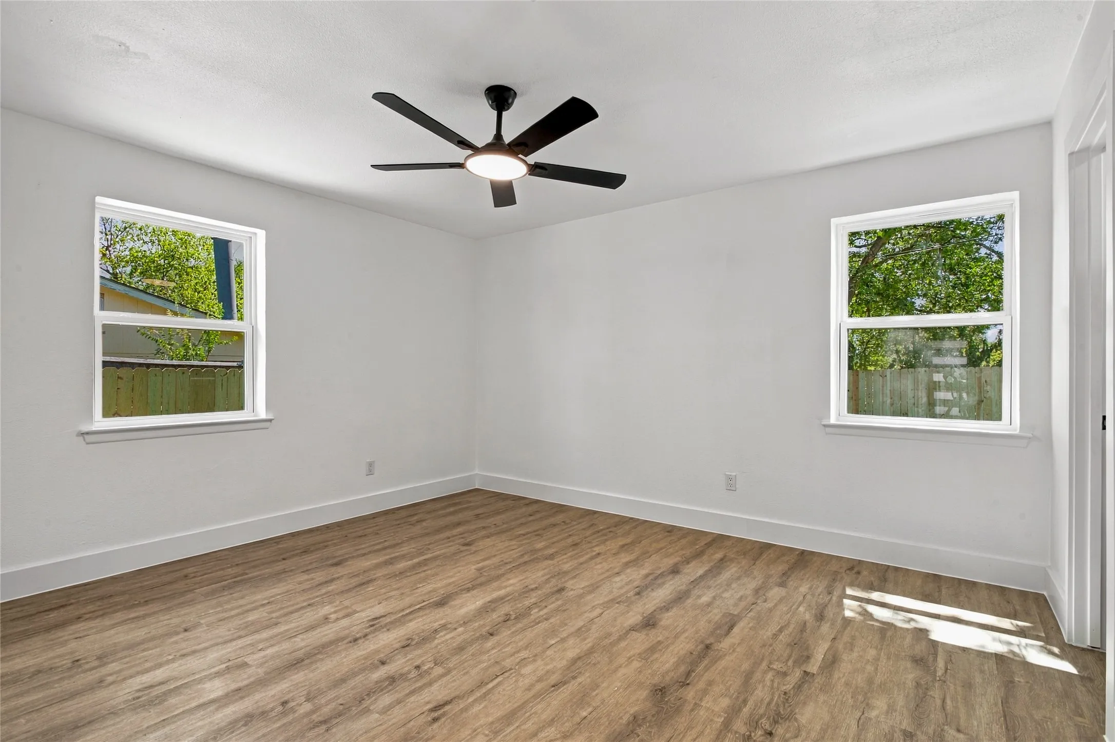Single Family Residence For Sale in Dallas County , 3306 Ridgehaven Street, Irving, Texas 75062, 4 Bedroom, 2 Bathroom, 1 Garage spaces, 1,733 Sqft, built in 1963, mls#21386308, Real Estate Agent in Irving, Homes For Sale in Dallas county, Homes For Sale in Irving, Realtor in Irving Texas, Real Estate Brokerage Independent Realty Texas, Luminita Cordes Realtor