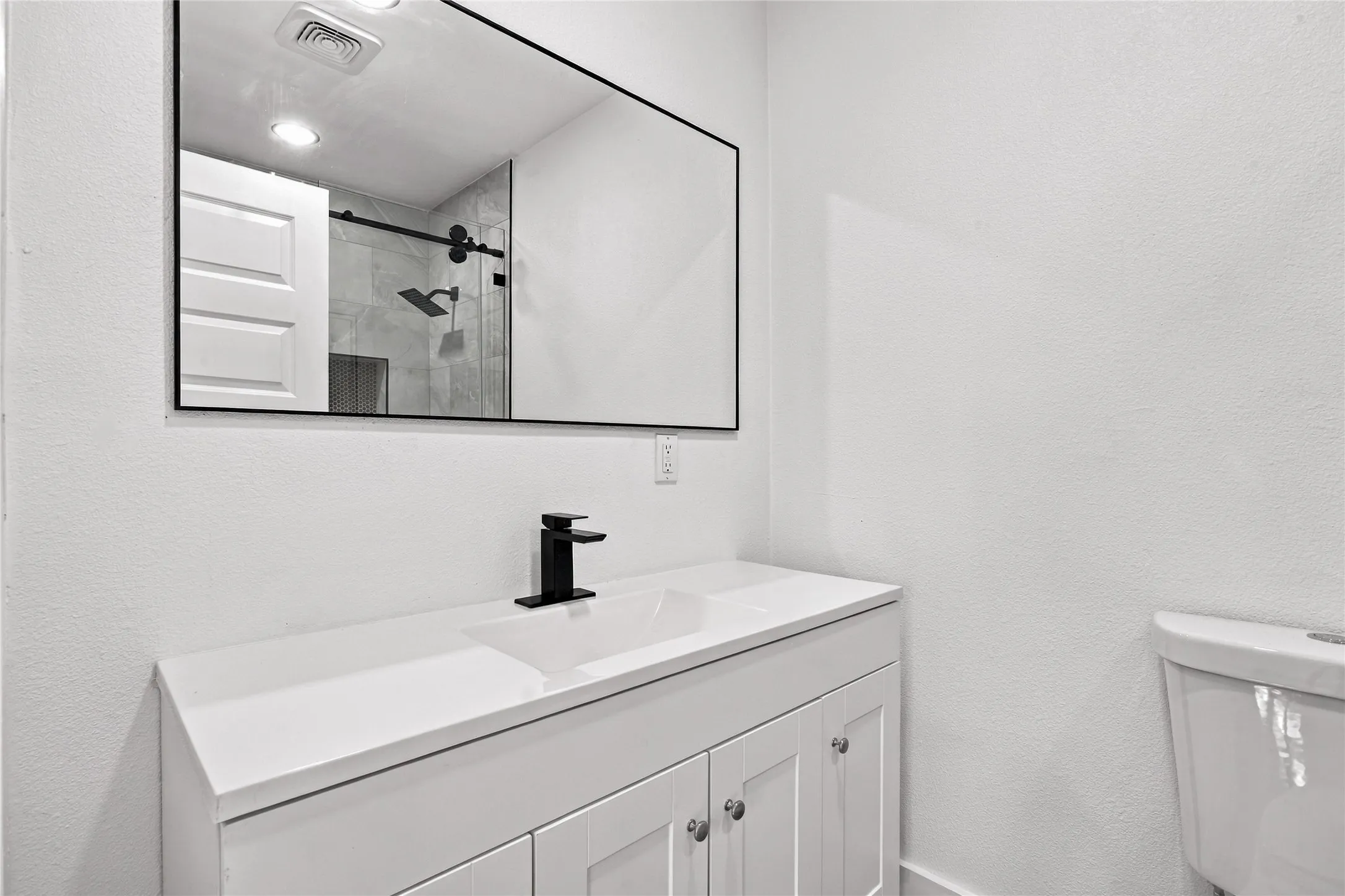 Single Family Residence For Sale in Dallas County , 3306 Ridgehaven Street, Irving, Texas 75062, 4 Bedroom, 2 Bathroom, 1 Garage spaces, 1,733 Sqft, built in 1963, mls#21386308, Real Estate Agent in Irving, Homes For Sale in Dallas county, Homes For Sale in Irving, Realtor in Irving Texas, Real Estate Brokerage Independent Realty Texas, Luminita Cordes Realtor