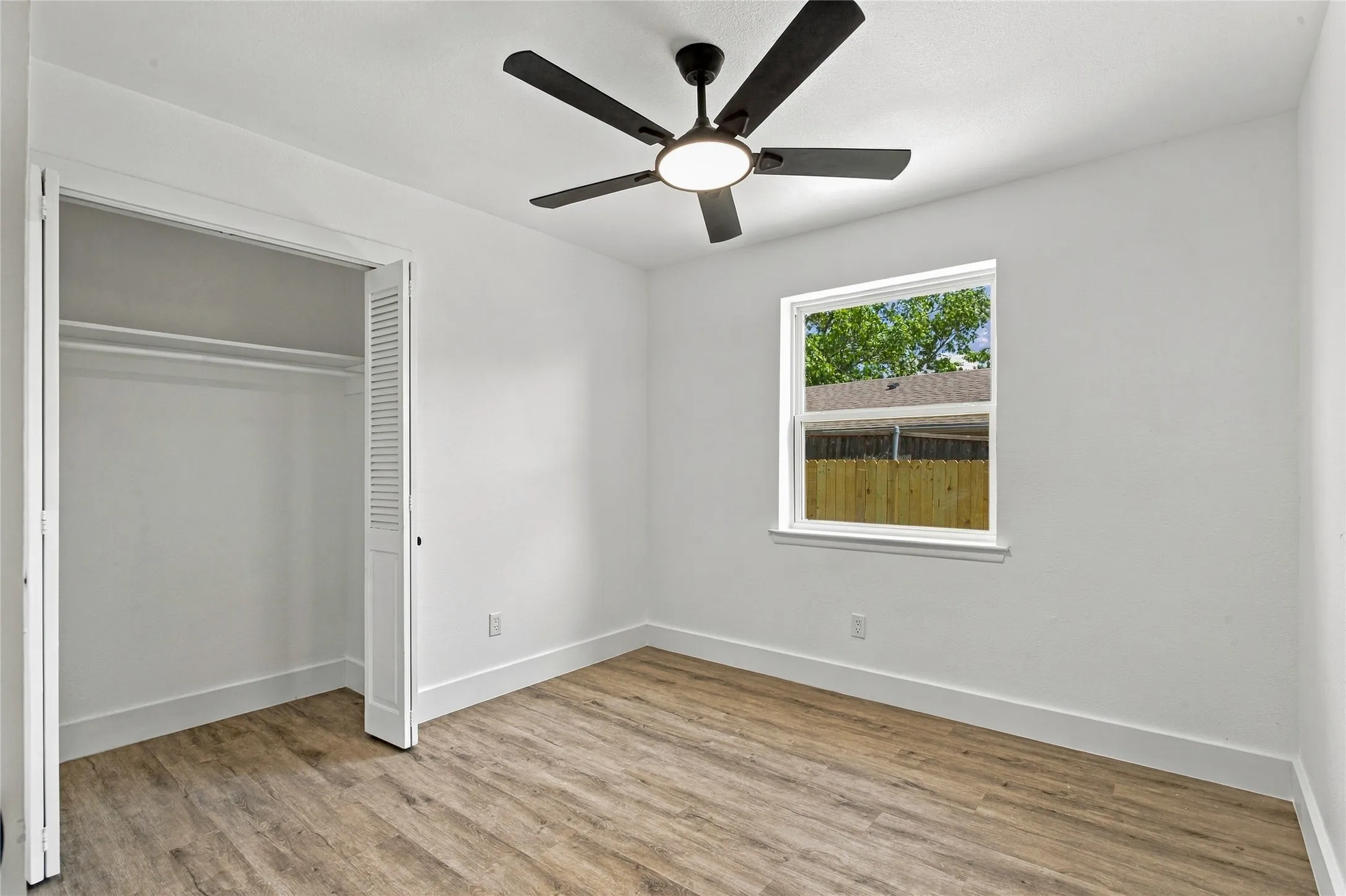 Single Family Residence For Sale in Dallas County , 3306 Ridgehaven Street, Irving, Texas 75062, 4 Bedroom, 2 Bathroom, 1 Garage spaces, 1,733 Sqft, built in 1963, mls#21386308, Real Estate Agent in Irving, Homes For Sale in Dallas county, Homes For Sale in Irving, Realtor in Irving Texas, Real Estate Brokerage Independent Realty Texas, Luminita Cordes Realtor