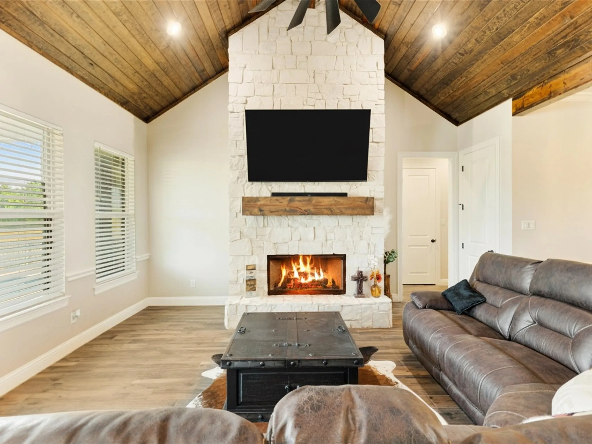 Single Family Residence For Sale in Collin County , 19079 Fm 2755, Royse City, Texas 75189, 3 Bedroom, 4 Bathroom, 3 Garage spaces, 3,982 Sqft, built in 2024, mls#21370434, Real Estate Agent in Royse City, Homes For Sale in Collin county, Homes For Sale in Royse City, Realtor in Royse City Texas, Real Estate Brokerage Independent Realty Texas, Luminita Cordes Realtor