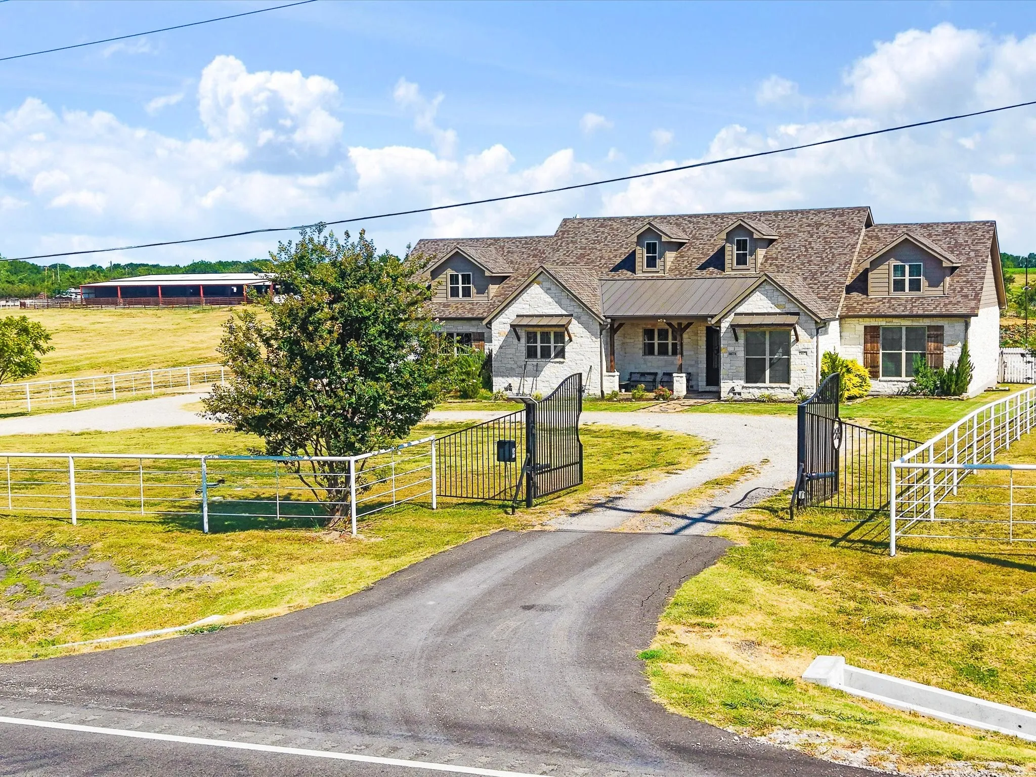 Single Family Residence For Sale in Collin County , 19079 Fm 2755, Royse City, Texas 75189, 3 Bedroom, 4 Bathroom, 3 Garage spaces, 3,982 Sqft, built in 2024, mls#21370434, Real Estate Agent in Royse City, Homes For Sale in Collin county, Homes For Sale in Royse City, Realtor in Royse City Texas, Real Estate Brokerage Independent Realty Texas, Luminita Cordes Realtor