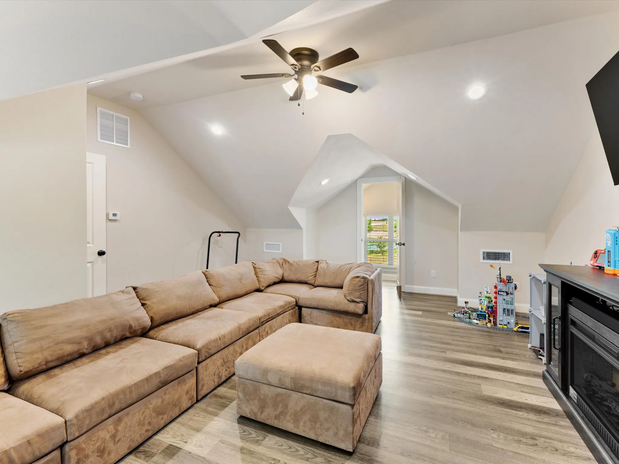 Single Family Residence For Sale in Collin County , 19079 Fm 2755, Royse City, Texas 75189, 3 Bedroom, 4 Bathroom, 3 Garage spaces, 3,982 Sqft, built in 2024, mls#21370434, Real Estate Agent in Royse City, Homes For Sale in Collin county, Homes For Sale in Royse City, Realtor in Royse City Texas, Real Estate Brokerage Independent Realty Texas, Luminita Cordes Realtor