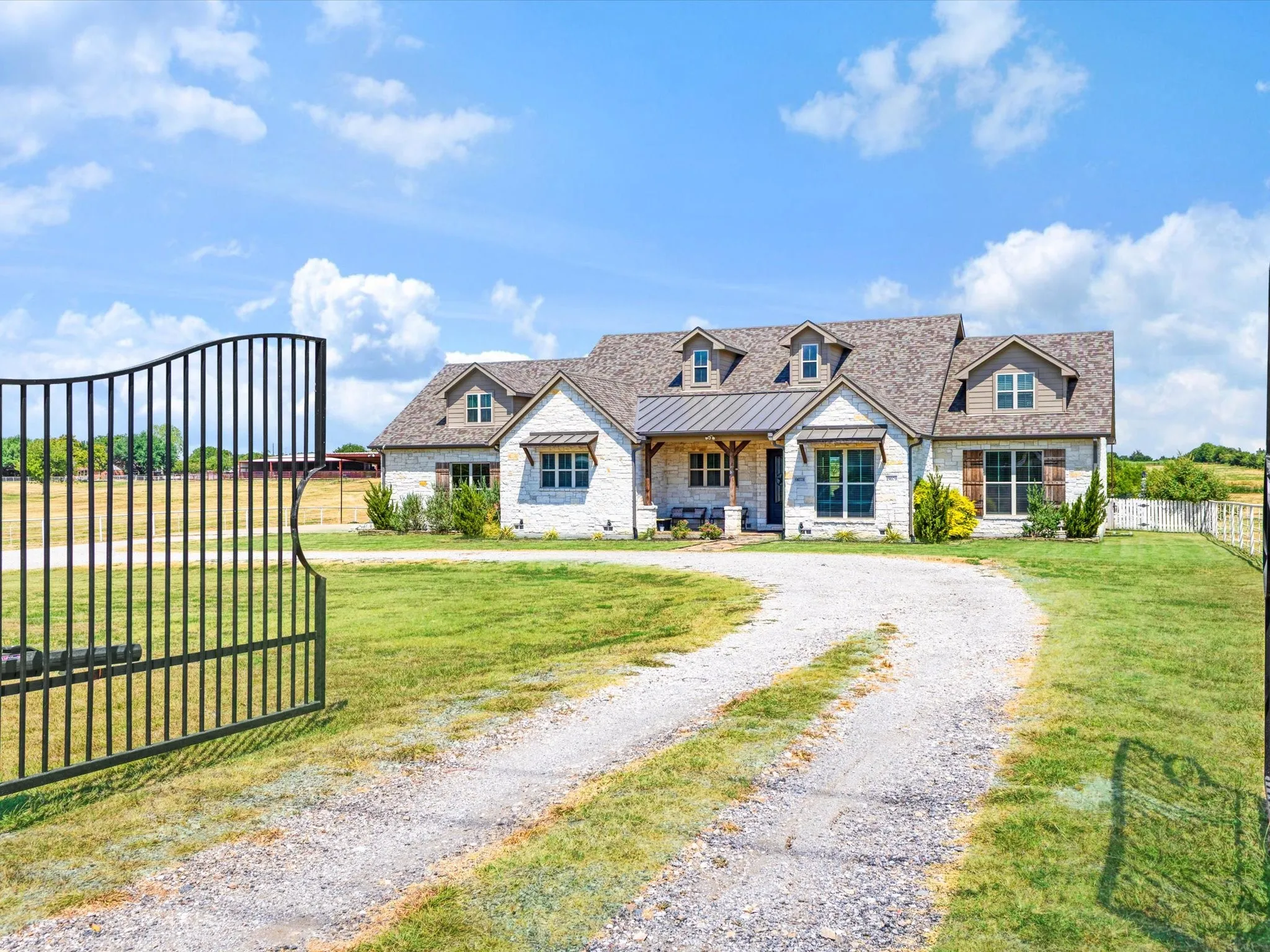 Single Family Residence For Sale in Collin County , 19079 Fm 2755, Royse City, Texas 75189, 3 Bedroom, 4 Bathroom, 3 Garage spaces, 3,982 Sqft, built in 2024, mls#21370434, Real Estate Agent in Royse City, Homes For Sale in Collin county, Homes For Sale in Royse City, Realtor in Royse City Texas, Real Estate Brokerage Independent Realty Texas, Luminita Cordes Realtor