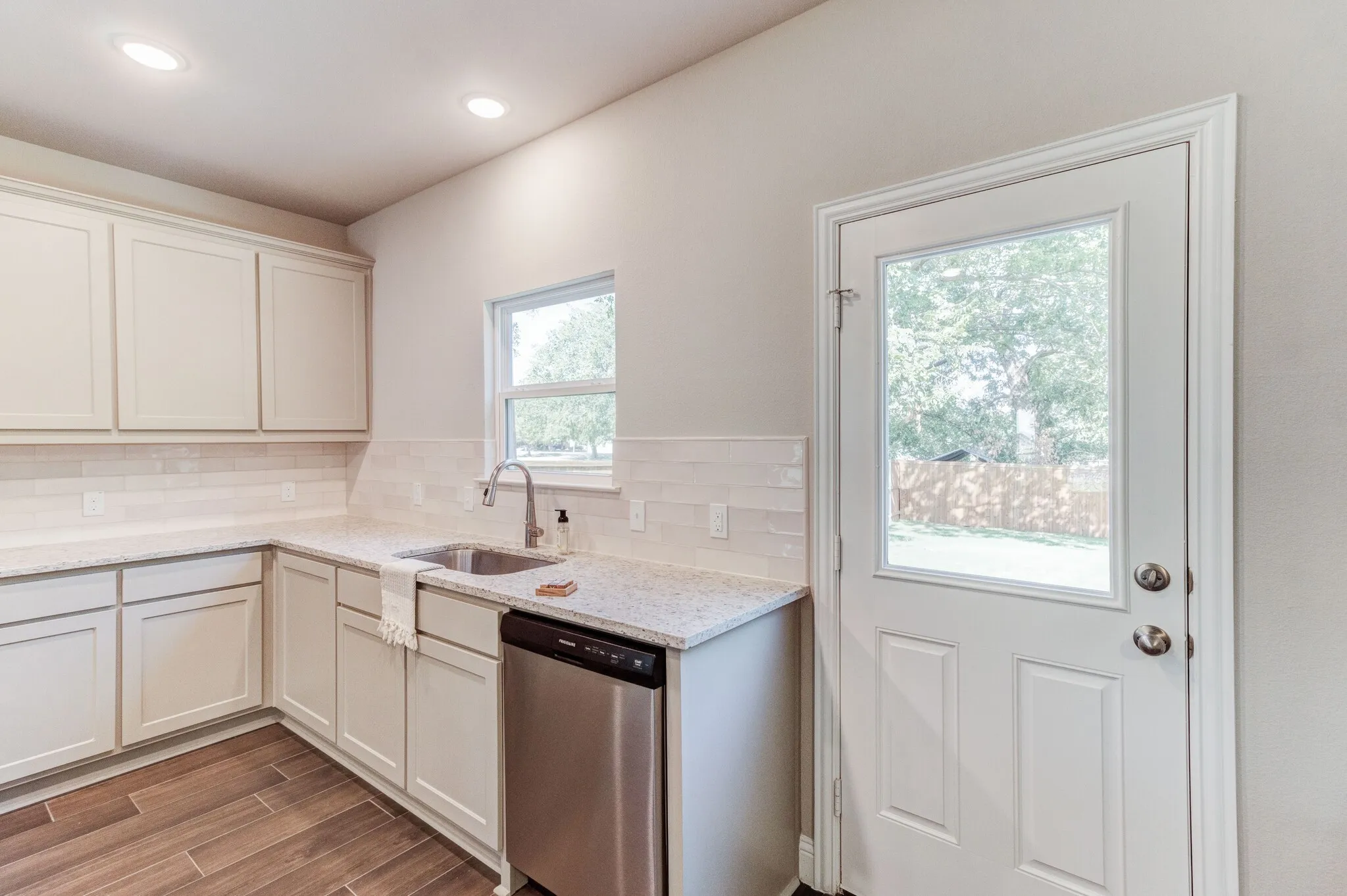 Single Family Residence For Rent in Grayson County , 789 WA Denton Drive, Van Alstyne, Texas 75495, 3 Bedroom, 3 Bathroom, 2 Garage spaces, 1,986 Sqft, built in 2023, mls#21388854, Real Estate Agent in Van Alstyne, Homes For Rent in Grayson county, Homes For Rent in Van Alstyne, Realtor in Van Alstyne Texas, Real Estate Brokerage Independent Realty Texas, Luminita Cordes Realtor