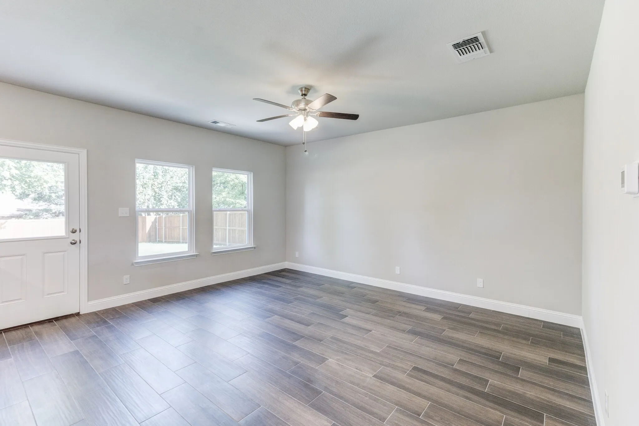 Single Family Residence For Rent in Grayson County , 789 WA Denton Drive, Van Alstyne, Texas 75495, 3 Bedroom, 3 Bathroom, 2 Garage spaces, 1,986 Sqft, built in 2023, mls#21388854, Real Estate Agent in Van Alstyne, Homes For Rent in Grayson county, Homes For Rent in Van Alstyne, Realtor in Van Alstyne Texas, Real Estate Brokerage Independent Realty Texas, Luminita Cordes Realtor