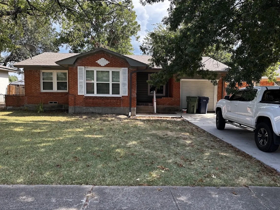 Single Family Residence For Rent in Dallas County , 202 E Carolyn Drive, Garland, Texas 75041, 3 Bedroom, 2 Bathroom, 1 Garage spaces, 1,059 Sqft, built in 1958, mls#21385255, Real Estate Agent in Garland, Homes For Rent in Dallas county, Homes For Rent in Garland, Realtor in Garland Texas, Real Estate Brokerage Independent Realty Texas, Luminita Cordes Realtor