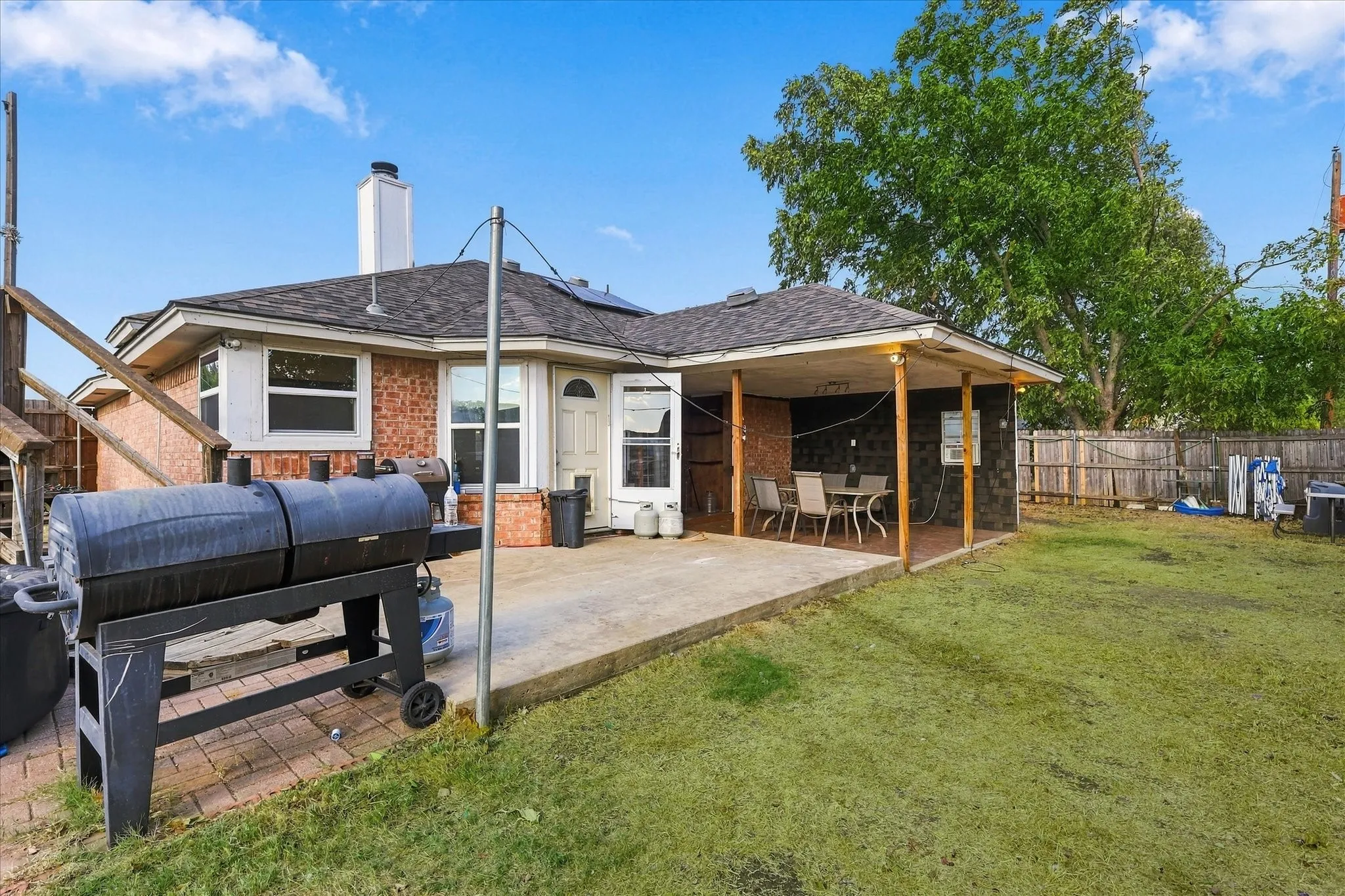 Single Family Residence For Sale in Denton County , 311 Alyse Road, Roanoke, Texas 76262, 3 Bedroom, 2 Bathroom, 2 Garage spaces, 1,548 Sqft, built in 1991, mls#21386240, Real Estate Agent in Roanoke, Homes For Sale in Denton county, Homes For Sale in Roanoke, Realtor in Roanoke Texas, Real Estate Brokerage Independent Realty Texas, Luminita Cordes Realtor