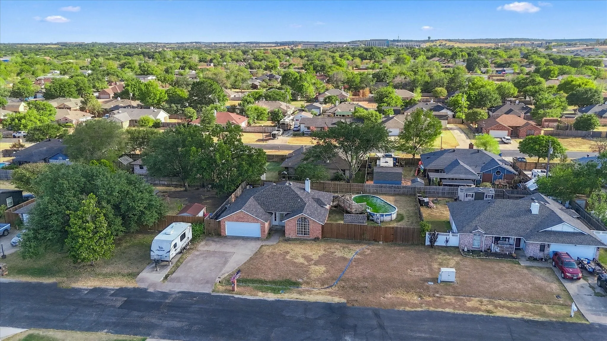 Single Family Residence For Sale in Denton County , 311 Alyse Road, Roanoke, Texas 76262, 3 Bedroom, 2 Bathroom, 2 Garage spaces, 1,548 Sqft, built in 1991, mls#21386240, Real Estate Agent in Roanoke, Homes For Sale in Denton county, Homes For Sale in Roanoke, Realtor in Roanoke Texas, Real Estate Brokerage Independent Realty Texas, Luminita Cordes Realtor