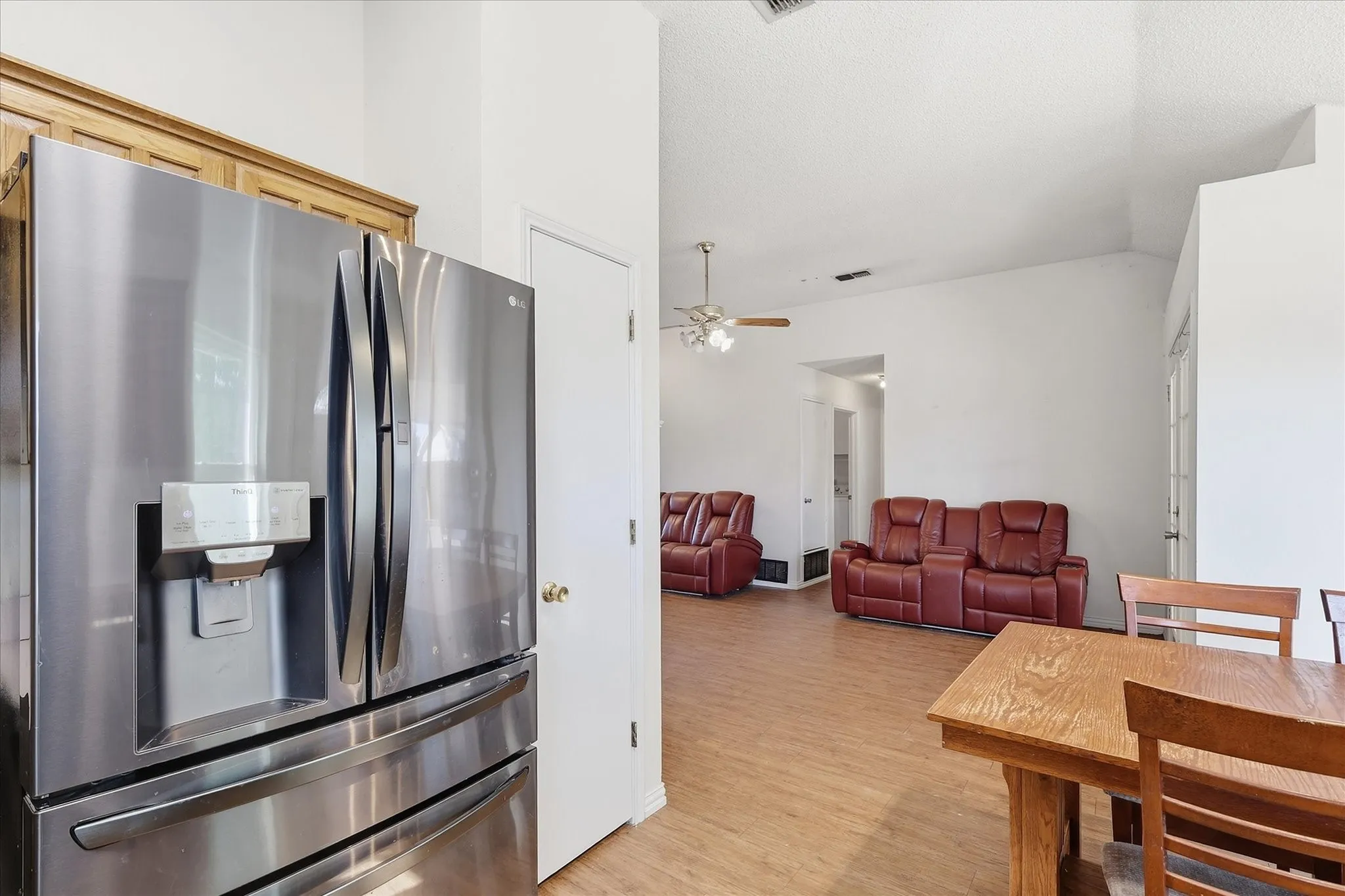 Single Family Residence For Sale in Denton County , 311 Alyse Road, Roanoke, Texas 76262, 3 Bedroom, 2 Bathroom, 2 Garage spaces, 1,548 Sqft, built in 1991, mls#21386240, Real Estate Agent in Roanoke, Homes For Sale in Denton county, Homes For Sale in Roanoke, Realtor in Roanoke Texas, Real Estate Brokerage Independent Realty Texas, Luminita Cordes Realtor