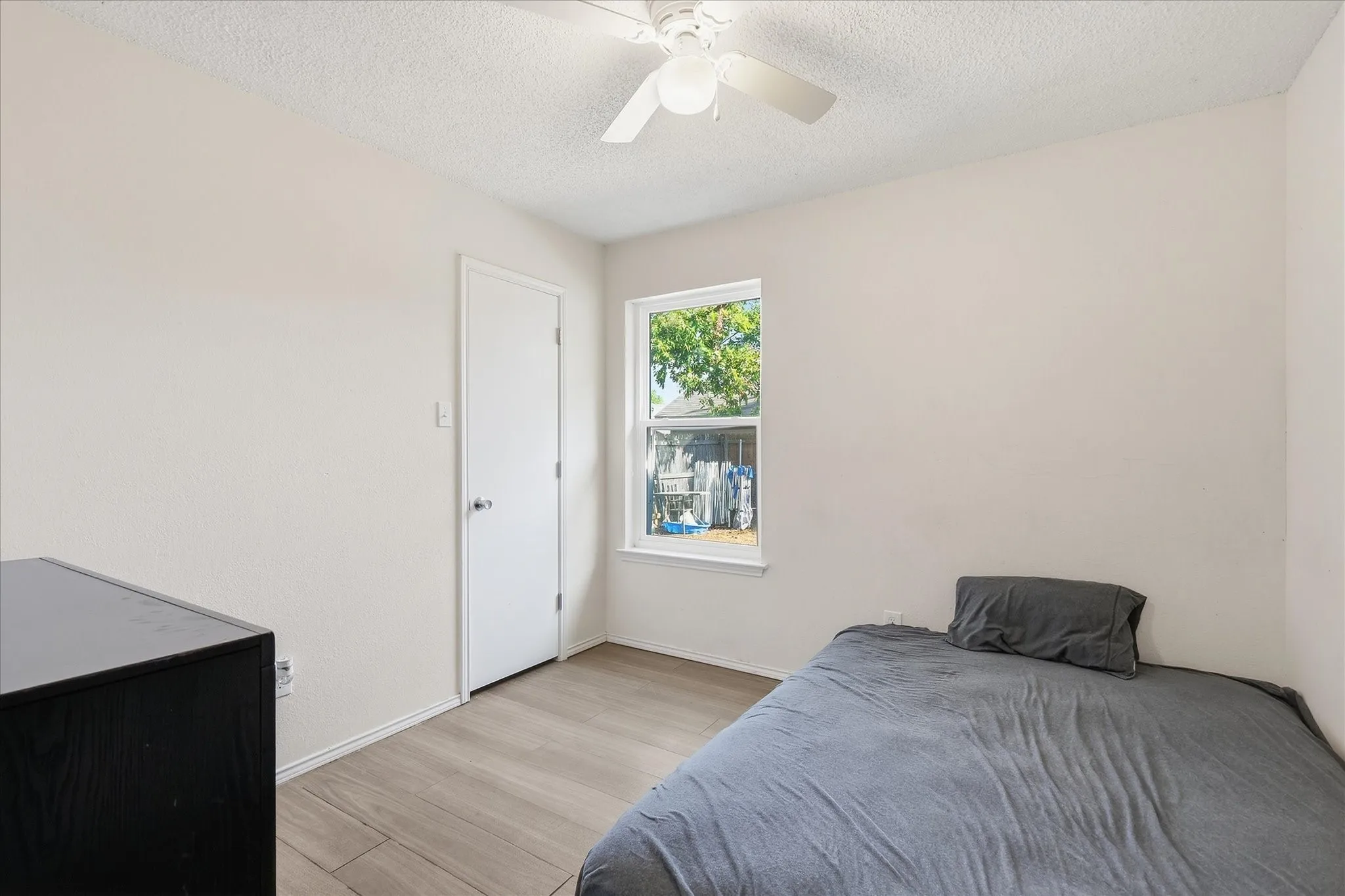 Single Family Residence For Sale in Denton County , 311 Alyse Road, Roanoke, Texas 76262, 3 Bedroom, 2 Bathroom, 2 Garage spaces, 1,548 Sqft, built in 1991, mls#21386240, Real Estate Agent in Roanoke, Homes For Sale in Denton county, Homes For Sale in Roanoke, Realtor in Roanoke Texas, Real Estate Brokerage Independent Realty Texas, Luminita Cordes Realtor