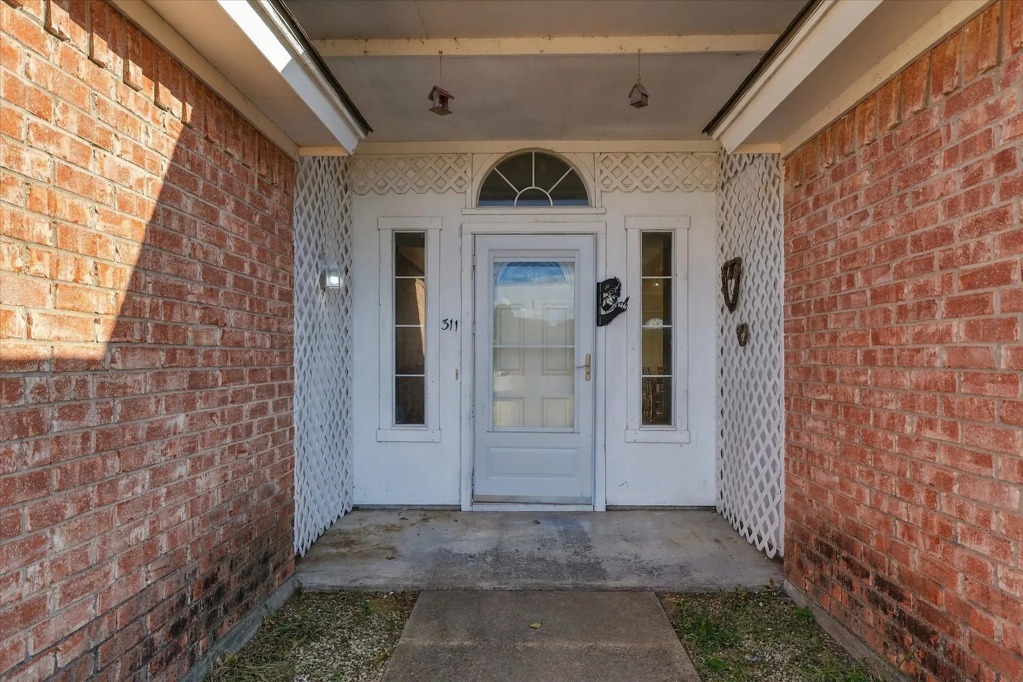 Single Family Residence For Sale in Denton County , 311 Alyse Road, Roanoke, Texas 76262, 3 Bedroom, 2 Bathroom, 2 Garage spaces, 1,548 Sqft, built in 1991, mls#21386240, Real Estate Agent in Roanoke, Homes For Sale in Denton county, Homes For Sale in Roanoke, Realtor in Roanoke Texas, Real Estate Brokerage Independent Realty Texas, Luminita Cordes Realtor