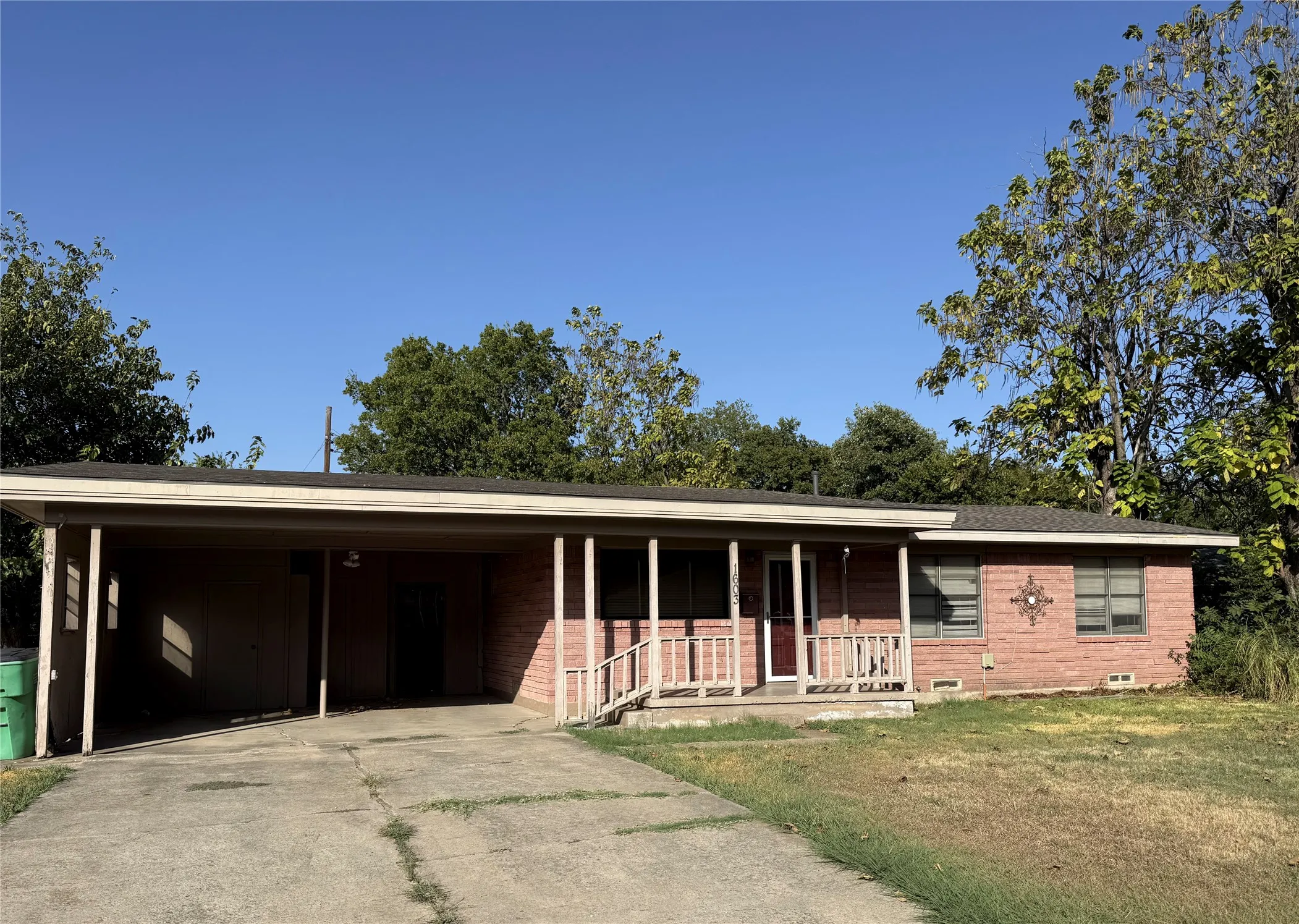 Single Family Residence For Sale in Cooke County , 1603 Cherry Street, Gainesville, Texas 76240, 3 Bedroom, 1 Bathroom, Garage spaces, 1,440 Sqft, built in 1956, mls#21388678, Real Estate Agent in Gainesville, Homes For Sale in Cooke county, Homes For Sale in Gainesville, Realtor in Gainesville Texas, Real Estate Brokerage Independent Realty Texas, Luminita Cordes Realtor