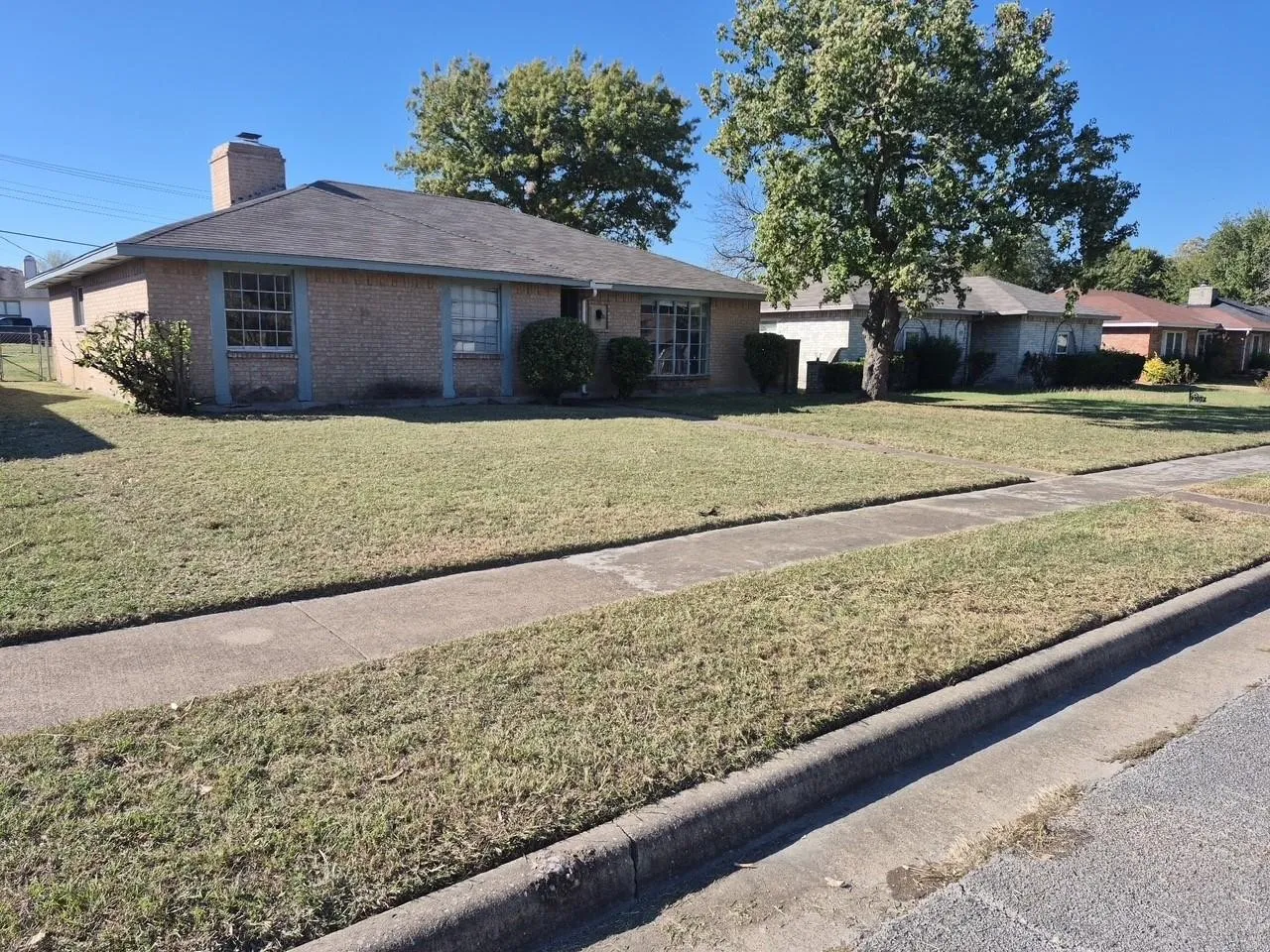 Single Family Residence For Sale in Dallas County , 2705 Tanglewood Drive, Lancaster, Texas 75134, 3 Bedroom, 2 Bathroom, Garage spaces, 1,384 Sqft, built in 1973, mls#21387765, Real Estate Agent in Lancaster, Homes For Sale in Dallas county, Homes For Sale in Lancaster, Realtor in Lancaster Texas, Real Estate Brokerage Independent Realty Texas, Luminita Cordes Realtor