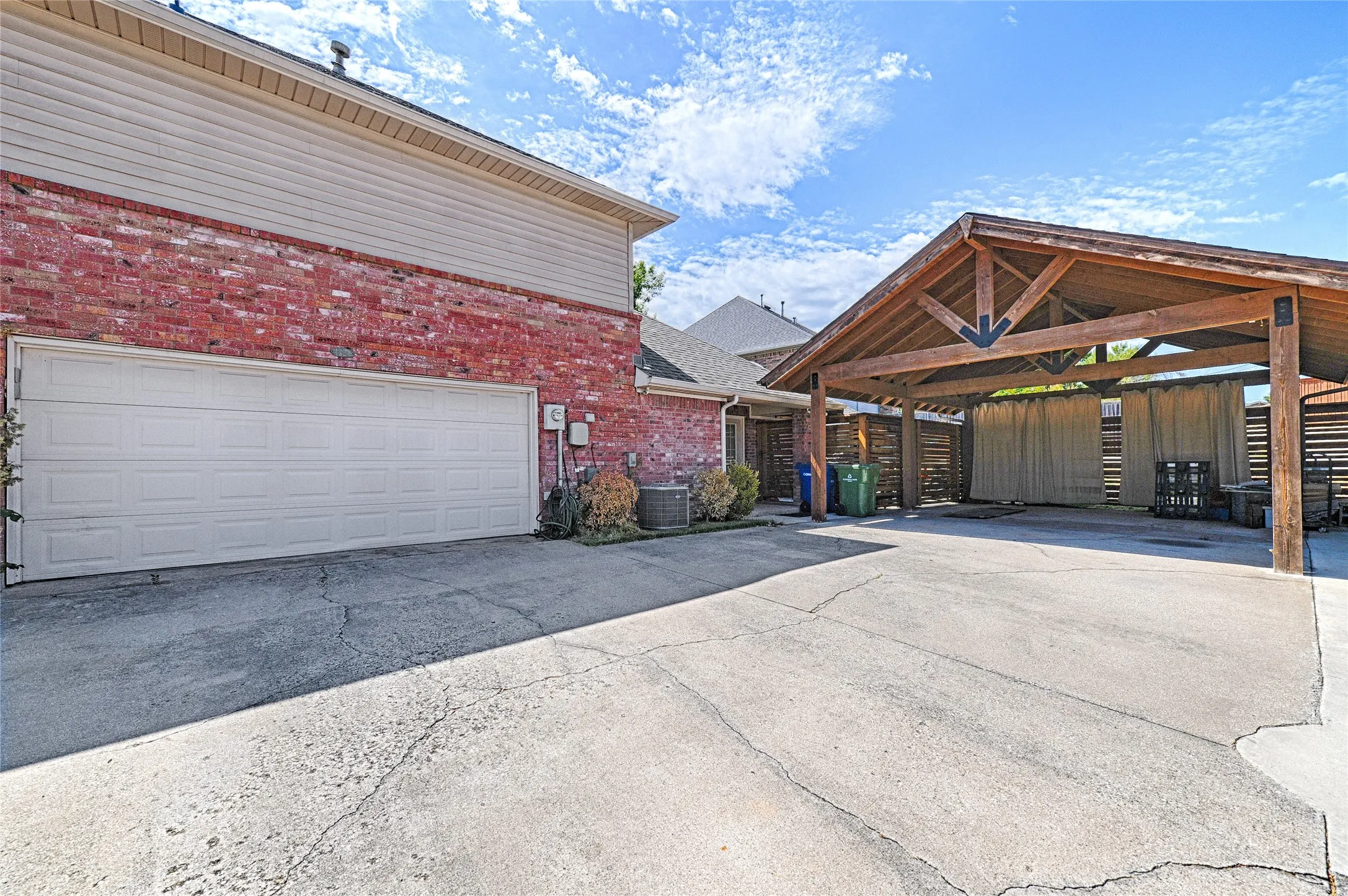 Single Family Residence For Sale in Dallas County , 1229 Jeanette Way, Carrollton, Texas 75006, 4 Bedroom, 3 Bathroom, 2 Garage spaces, 2,739 Sqft, built in 1987, mls#21388827, Real Estate Agent in Carrollton, Homes For Sale in Dallas county, Homes For Sale in Carrollton, Realtor in Carrollton Texas, Real Estate Brokerage Independent Realty Texas, Luminita Cordes Realtor