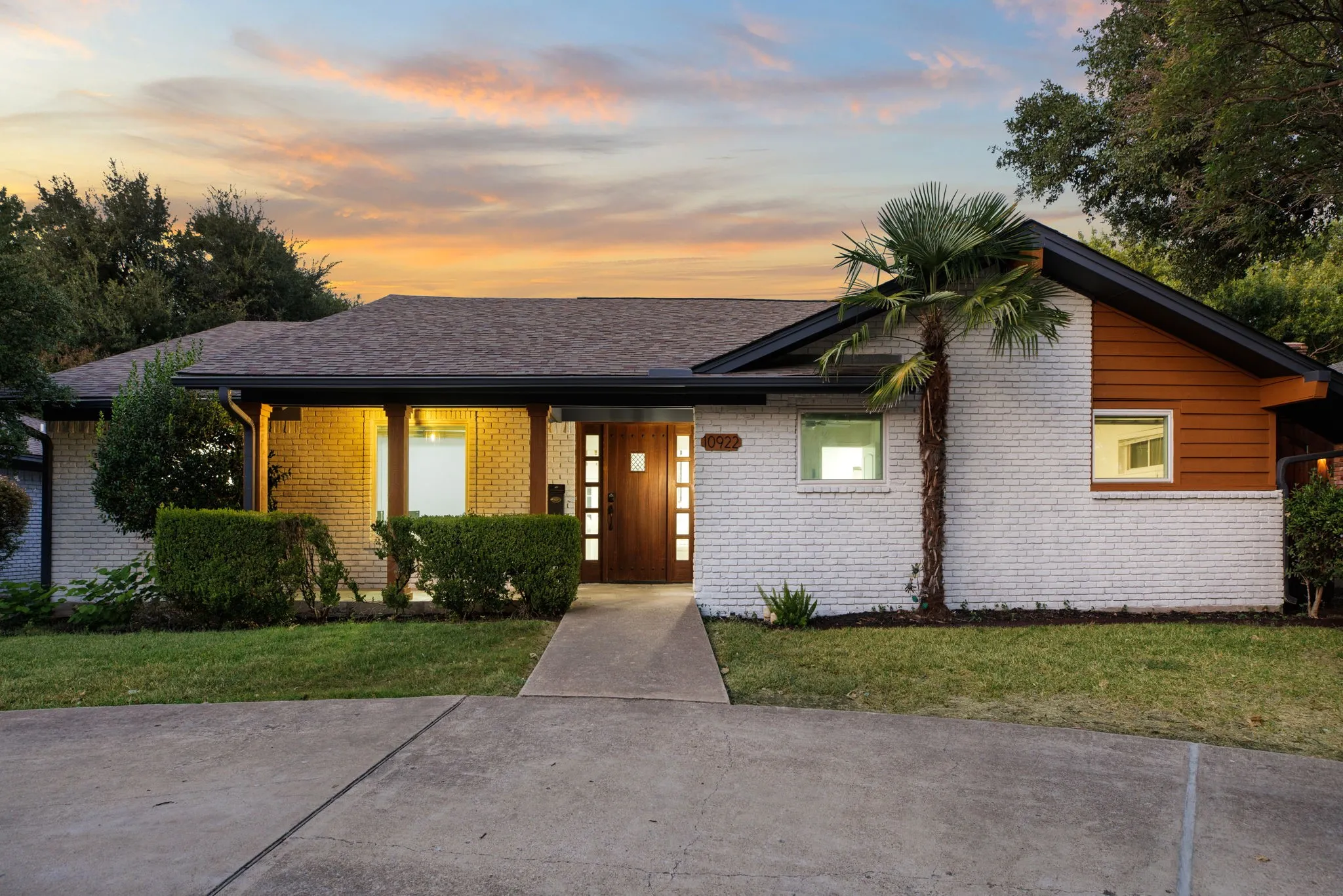 Single Family Residence For Rent in Dallas County , 10922 Ferndale Road, Dallas, Texas 75238, 4 Bedroom, 3 Bathroom, 2 Garage spaces, 2,496 Sqft, built in 1968, mls#21378515, Real Estate Agent in Dallas, Homes For Rent in Dallas county, Homes For Rent in Dallas, Realtor in Dallas Texas, Real Estate Brokerage Independent Realty Texas, Luminita Cordes Realtor