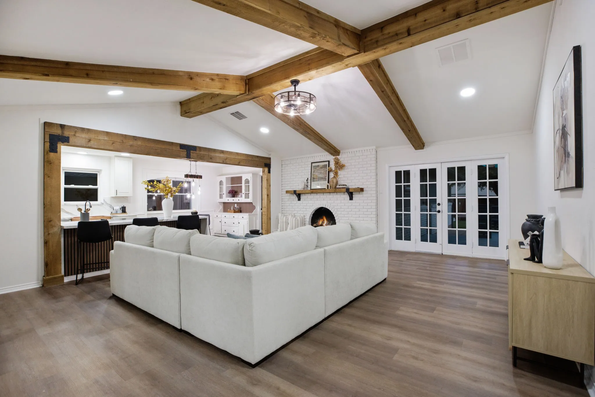 Single Family Residence For Rent in Dallas County , 10922 Ferndale Road, Dallas, Texas 75238, 4 Bedroom, 3 Bathroom, 2 Garage spaces, 2,496 Sqft, built in 1968, mls#21378515, Real Estate Agent in Dallas, Homes For Rent in Dallas county, Homes For Rent in Dallas, Realtor in Dallas Texas, Real Estate Brokerage Independent Realty Texas, Luminita Cordes Realtor