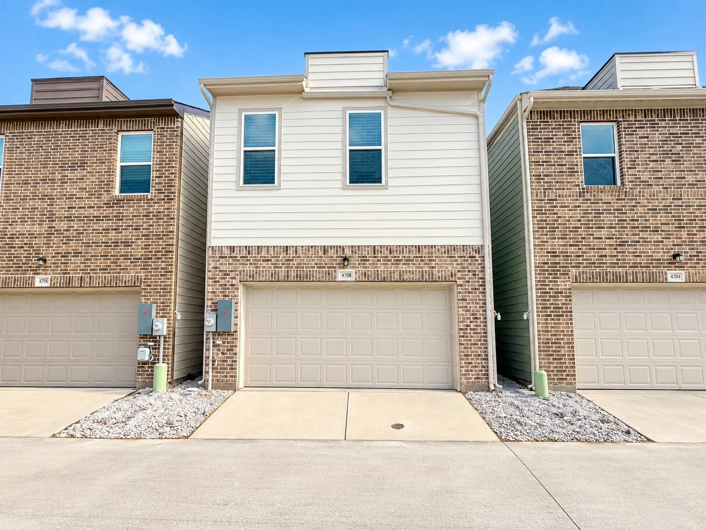 Single Family Residence For Rent in Dallas County , 4708 Craymore Road, Dallas, Texas 75228, 4 Bedroom, 4 Bathroom, 2 Garage spaces, 2,120 Sqft, built in 2024, mls#21388869, Real Estate Agent in Dallas, Homes For Rent in Dallas county, Homes For Rent in Dallas, Realtor in Dallas Texas, Real Estate Brokerage Independent Realty Texas, Luminita Cordes Realtor
