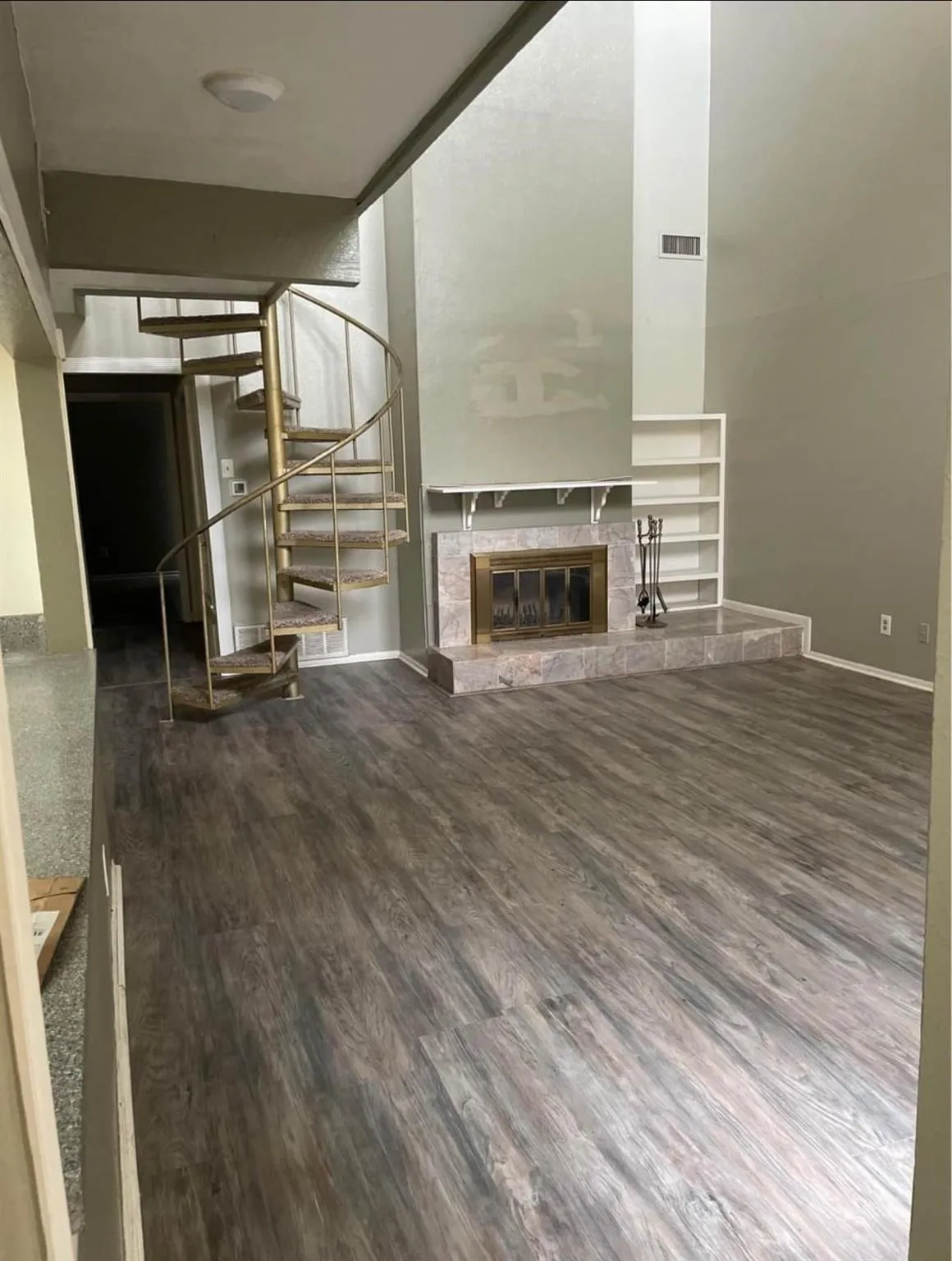 Townhouse For Rent in Dallas County , 9820 Smokefeather Lane, Dallas, Texas 75243, 2 Bedroom, 2 Bathroom, 2 Garage spaces, 1,684 Sqft, built in 1978, mls#21388871, Real Estate Agent in Dallas, Homes For Rent in Dallas county, Homes For Rent in Dallas, Realtor in Dallas Texas, Real Estate Brokerage Independent Realty Texas, Luminita Cordes Realtor