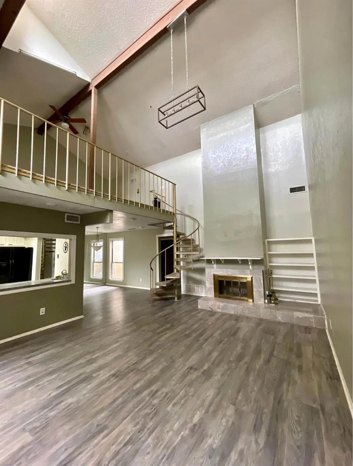 Townhouse For Rent in Dallas County , 9820 Smokefeather Lane, Dallas, Texas 75243, 2 Bedroom, 2 Bathroom, 2 Garage spaces, 1,684 Sqft, built in 1978, mls#21388871, Real Estate Agent in Dallas, Homes For Rent in Dallas county, Homes For Rent in Dallas, Realtor in Dallas Texas, Real Estate Brokerage Independent Realty Texas, Luminita Cordes Realtor