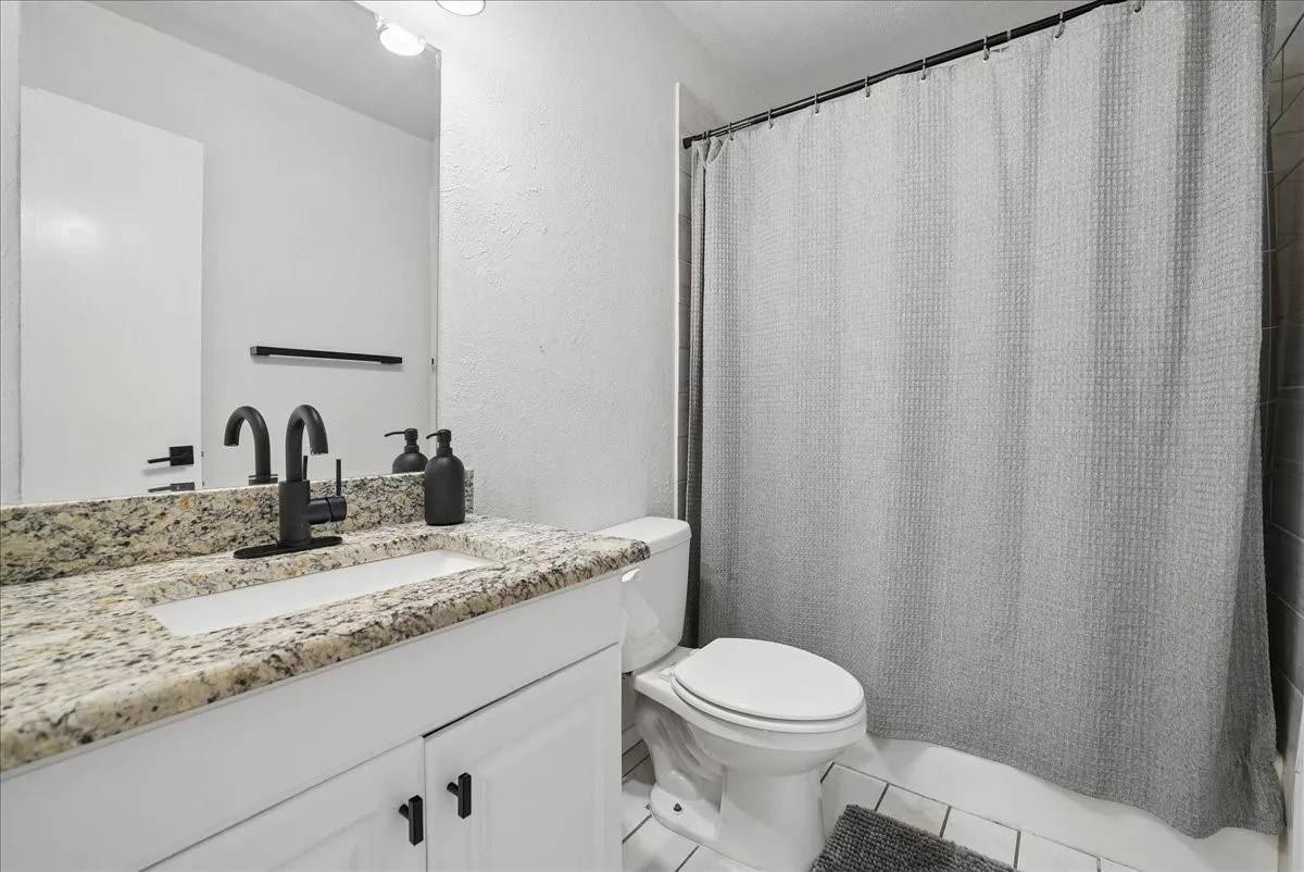 Single Family Residence For Sale in Dallas County , 1635 Aurora Drive, Richardson, Texas 75081, 3 Bedroom, 3 Bathroom, 2 Garage spaces, 2,032 Sqft, built in 1973, mls#21385487, Real Estate Agent in Richardson, Homes For Sale in Dallas county, Homes For Sale in Richardson, Realtor in Richardson Texas, Real Estate Brokerage Independent Realty Texas, Luminita Cordes Realtor