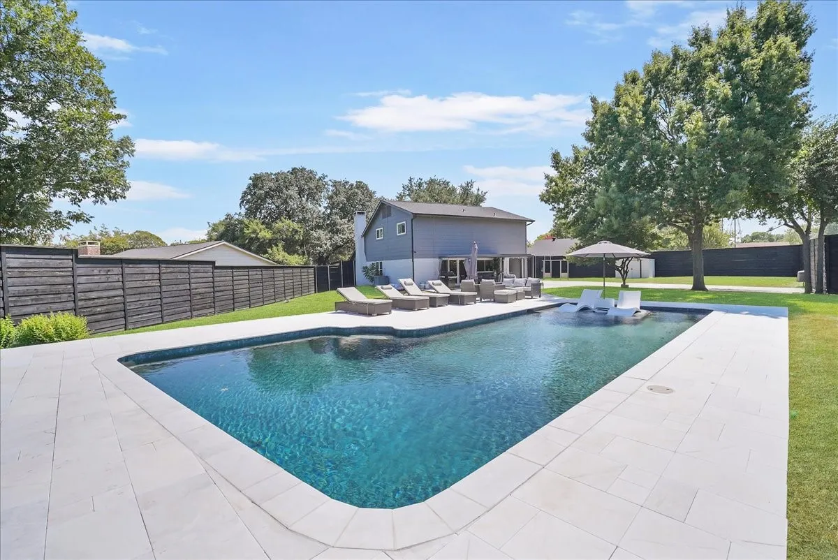 Single Family Residence For Sale in Dallas County , 1635 Aurora Drive, Richardson, Texas 75081, 3 Bedroom, 3 Bathroom, 2 Garage spaces, 2,032 Sqft, built in 1973, mls#21385487, Real Estate Agent in Richardson, Homes For Sale in Dallas county, Homes For Sale in Richardson, Realtor in Richardson Texas, Real Estate Brokerage Independent Realty Texas, Luminita Cordes Realtor