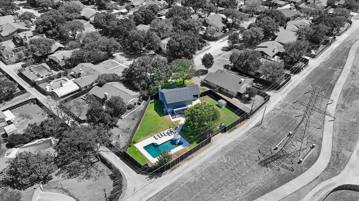 Single Family Residence For Sale in Dallas County , 1635 Aurora Drive, Richardson, Texas 75081, 3 Bedroom, 3 Bathroom, 2 Garage spaces, 2,032 Sqft, built in 1973, mls#21385487, Real Estate Agent in Richardson, Homes For Sale in Dallas county, Homes For Sale in Richardson, Realtor in Richardson Texas, Real Estate Brokerage Independent Realty Texas, Luminita Cordes Realtor