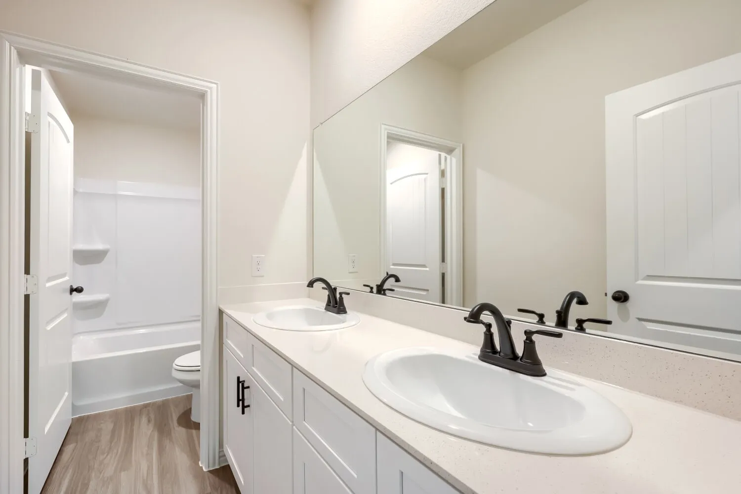 Single Family Residence For Sale in Johnson County , 1605 Annabelle Street, Cleburne, Texas 76031, 4 Bedroom, 3 Bathroom, 2 Garage spaces, 2,152 Sqft, built in 2024, mls#21388474, Real Estate Agent in Cleburne, Homes For Sale in Johnson county, Homes For Sale in Cleburne, Realtor in Cleburne Texas, Real Estate Brokerage Independent Realty Texas, Luminita Cordes Realtor