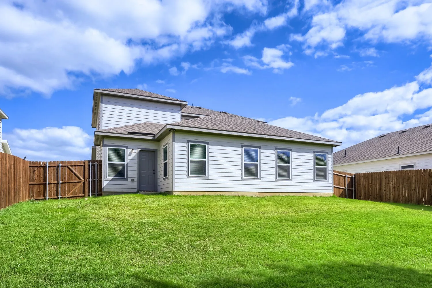Single Family Residence For Sale in Johnson County , 1605 Annabelle Street, Cleburne, Texas 76031, 4 Bedroom, 3 Bathroom, 2 Garage spaces, 2,152 Sqft, built in 2024, mls#21388474, Real Estate Agent in Cleburne, Homes For Sale in Johnson county, Homes For Sale in Cleburne, Realtor in Cleburne Texas, Real Estate Brokerage Independent Realty Texas, Luminita Cordes Realtor