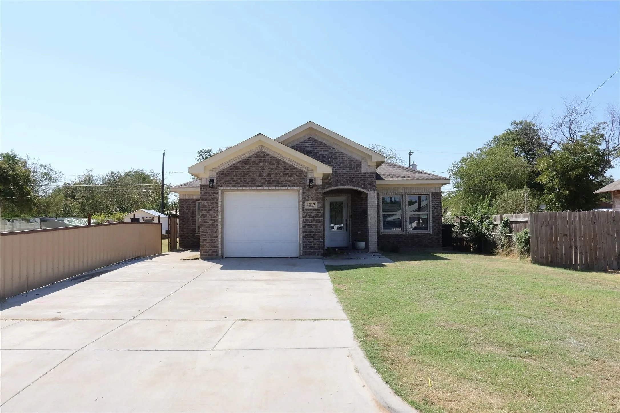 Single Family Residence For Sale in Wichita County , 1317 34th Street, Wichita Falls, Texas 76302, 3 Bedroom, 2 Bathroom, 1 Garage spaces, 1,631 Sqft, built in 2023, mls#21386527, Real Estate Agent in Wichita Falls, Homes For Sale in Wichita county, Homes For Sale in Wichita Falls, Realtor in Wichita Falls Texas, Real Estate Brokerage Independent Realty Texas, Luminita Cordes Realtor