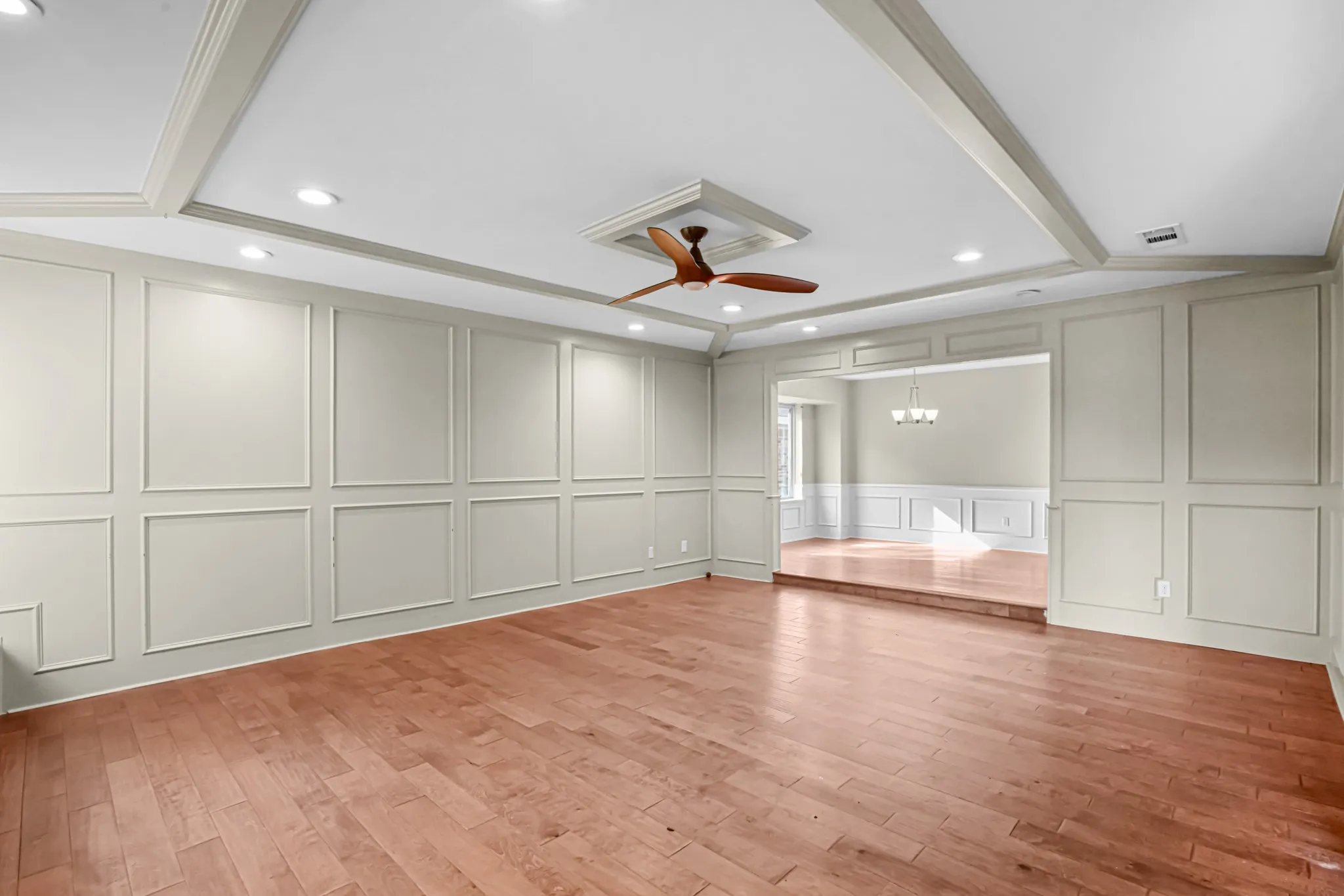 Single Family Residence For Sale in Dallas County , 2609 Still Meadow Road, Irving, Texas 75060, 3 Bedroom, 3 Bathroom, 2 Garage spaces, 2,095 Sqft, built in 1975, mls#21388429, Real Estate Agent in Irving, Homes For Sale in Dallas county, Homes For Sale in Irving, Realtor in Irving Texas, Real Estate Brokerage Independent Realty Texas, Luminita Cordes Realtor