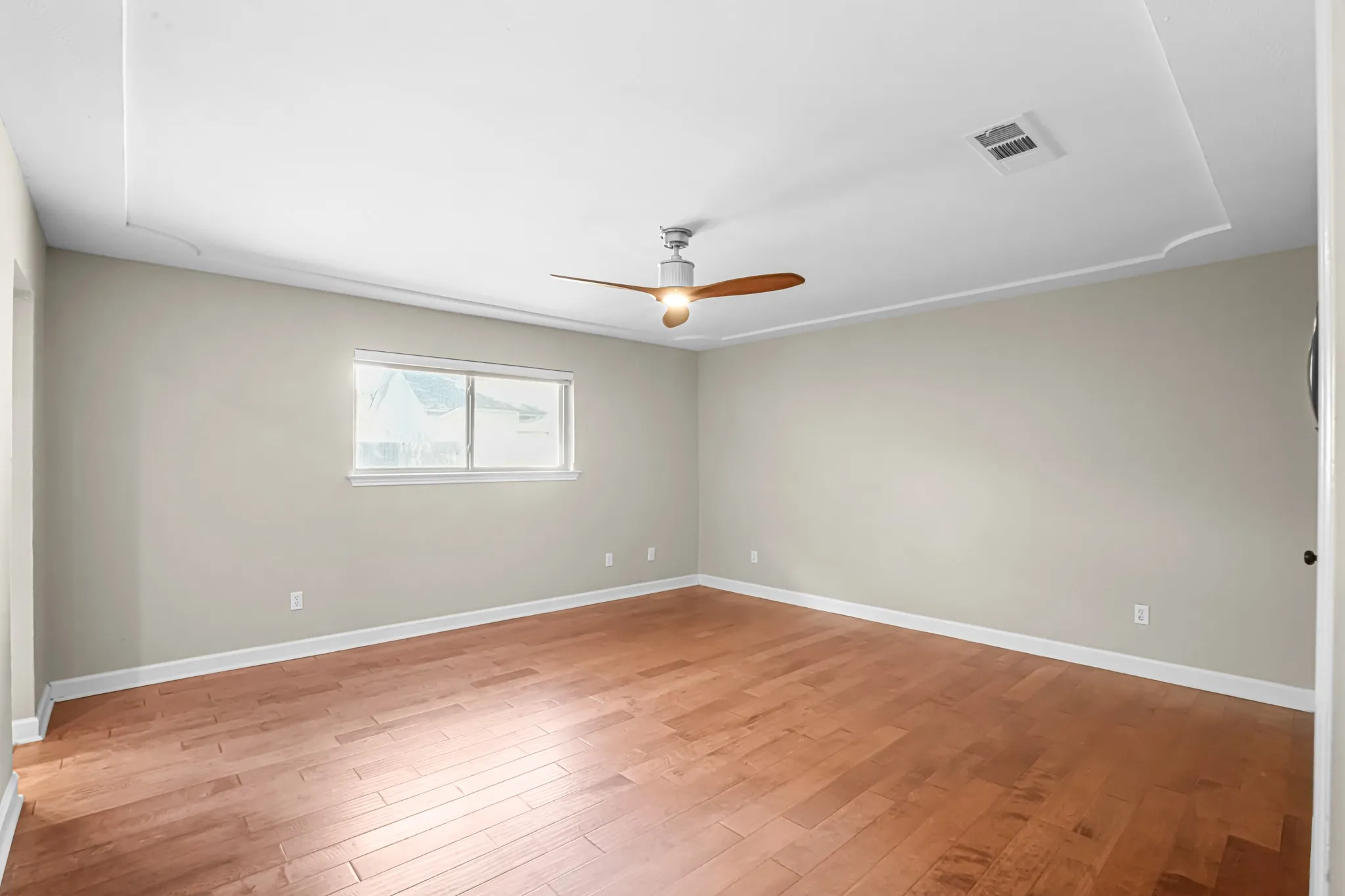 Single Family Residence For Sale in Dallas County , 2609 Still Meadow Road, Irving, Texas 75060, 3 Bedroom, 3 Bathroom, 2 Garage spaces, 2,095 Sqft, built in 1975, mls#21388429, Real Estate Agent in Irving, Homes For Sale in Dallas county, Homes For Sale in Irving, Realtor in Irving Texas, Real Estate Brokerage Independent Realty Texas, Luminita Cordes Realtor
